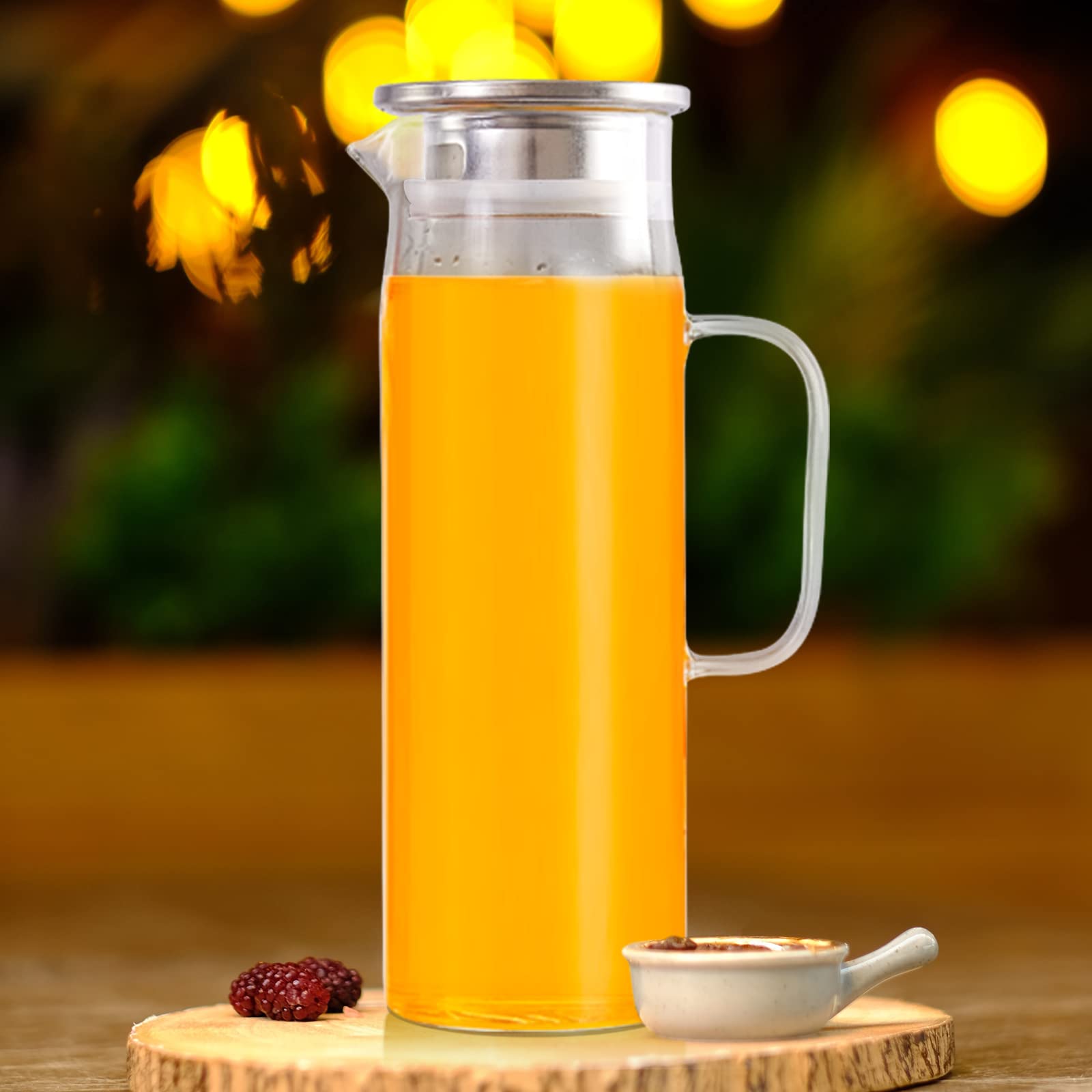 Yirilan 1.5L Borosilicate Glass Pitcher with Lid - Heat Resistant Iced Tea & Water Carafe with Handle - Perfect for Serving Beverages, Cocktails, and Lemonade at Parties, BBQs, and Family Gatherings