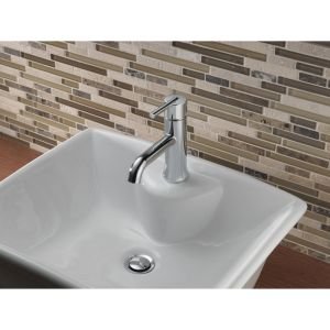 Delta Trinsic Single Hole Bathroom Faucet - Chrome 559LF-LPU - Single Handle Bathroom Sink Faucet for Modern Vanities & Powder Rooms - Perfect for Home, Hotel & Commercial Use