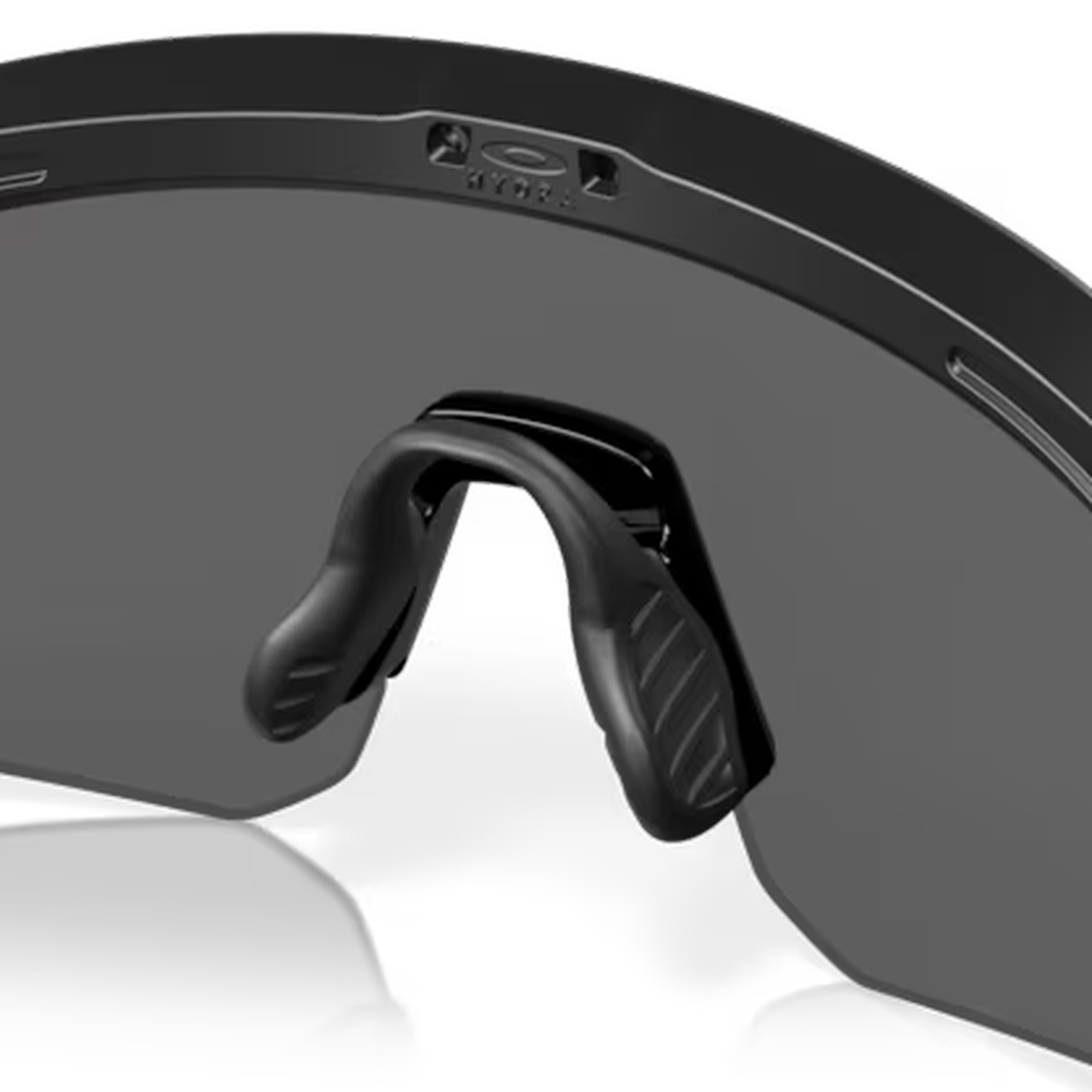 Oakley Hydra Polarized Sunglasses 0OO9229 922917 - UV Protection, Lightweight Frame for Running, Cycling & Outdoor Sports