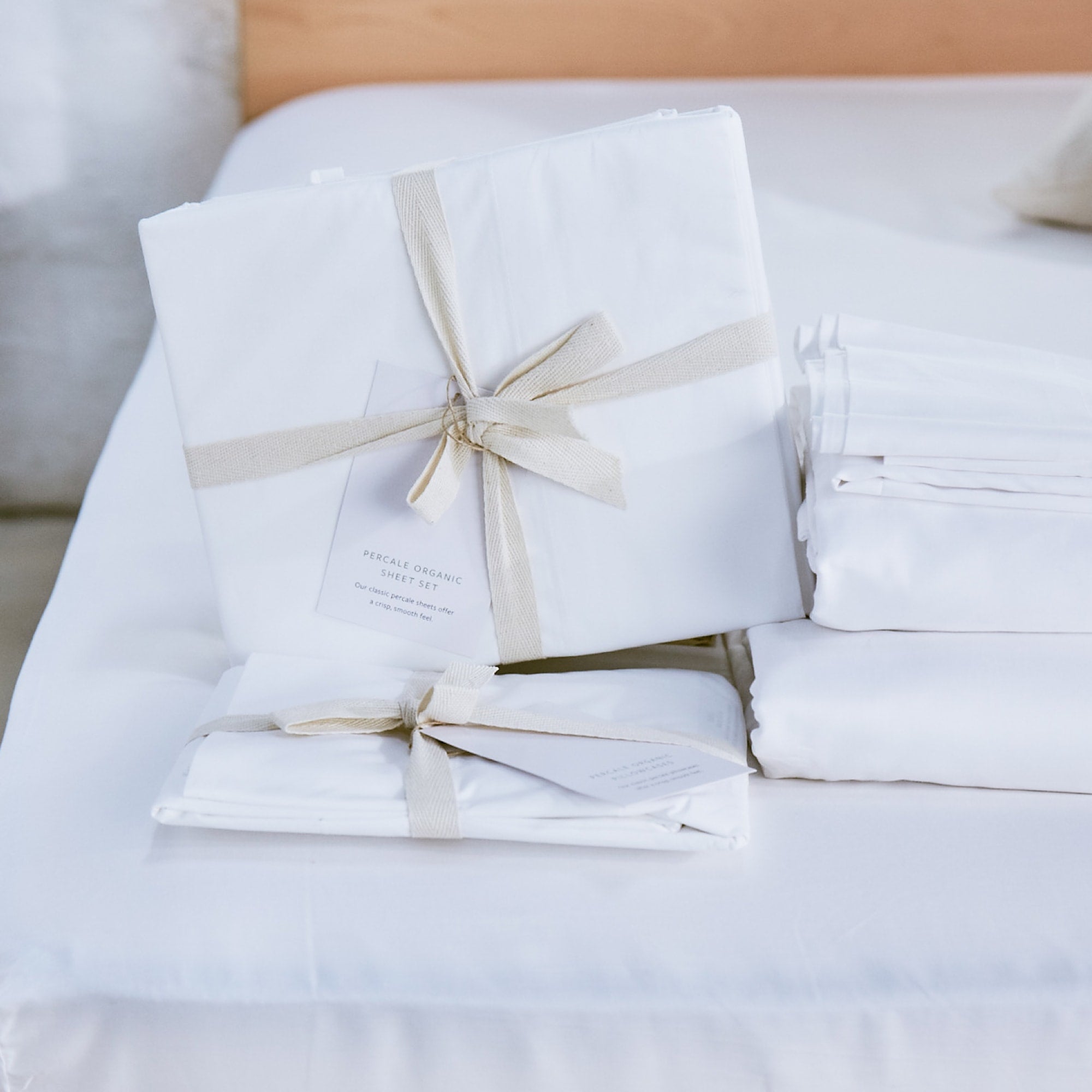 Luxury 300 Thread Count Organic Cotton Sateen Sheet Set - Breathable & Hypoallergenic Bedding for All Seasons - Perfect for Master Bedroom, Guest Room & Dorm