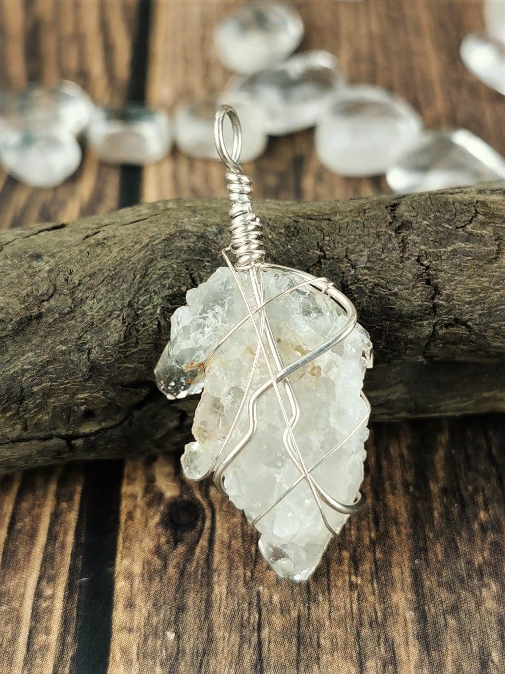 Natural Arkansas Quartz Cluster Pendant Necklace - Healing Crystal Jewelry for Women, Spiritual Energy Protection - Perfect for Meditation, Yoga & Gift Giving