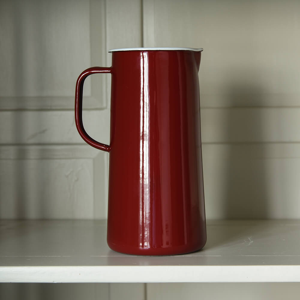Vintage Burgundy 3 Pint Enamel Jug - Rustic Farmhouse Milk Pitcher for Coffee, Tea & Kitchen Decor - Perfect for Country Style Homes, Cafes & Farmhouse Weddings