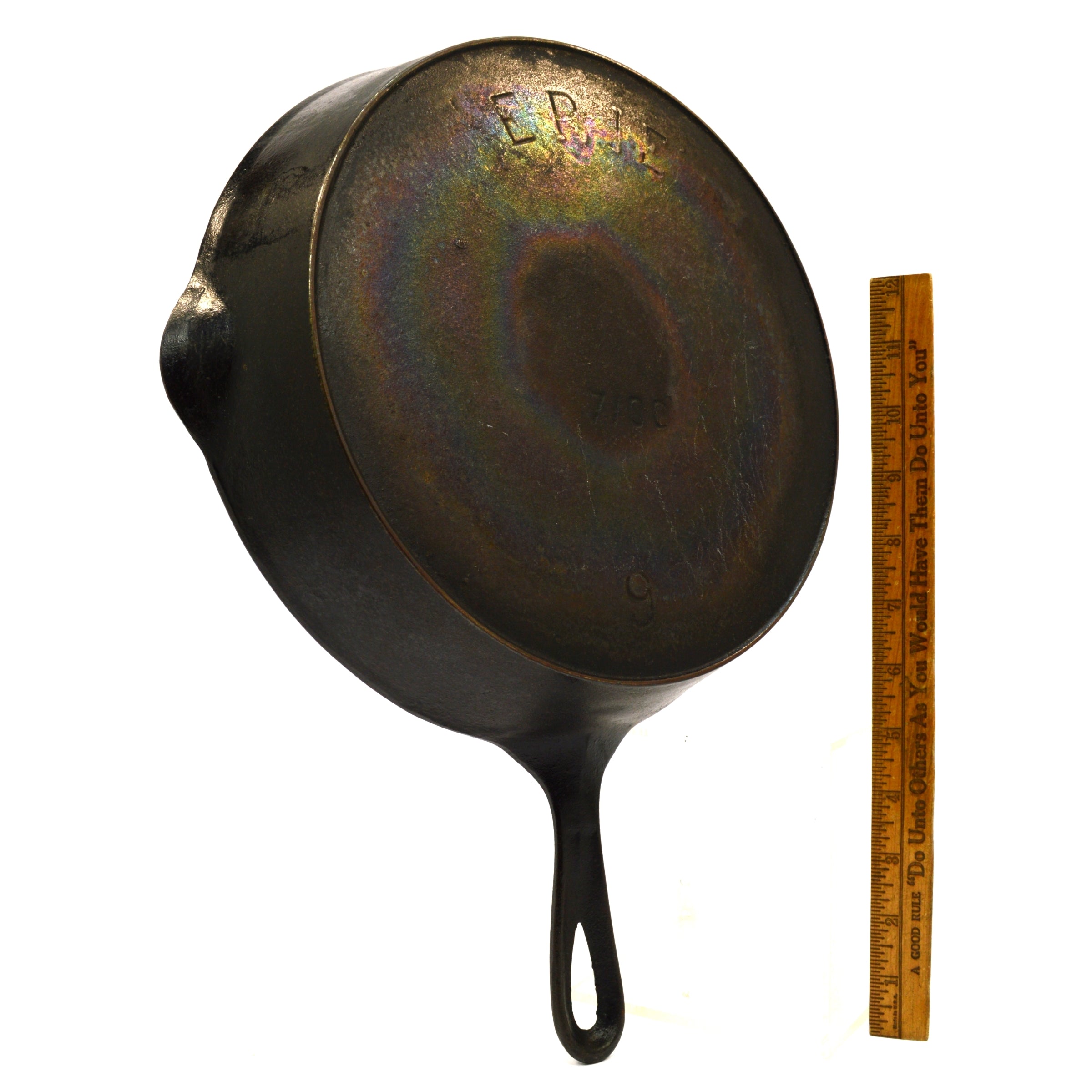 Vintage Griswold Erie 710C No. 9 Cast Iron Skillet with Heat Ring - Perfect for Camping, Outdoor Cooking & Collectors