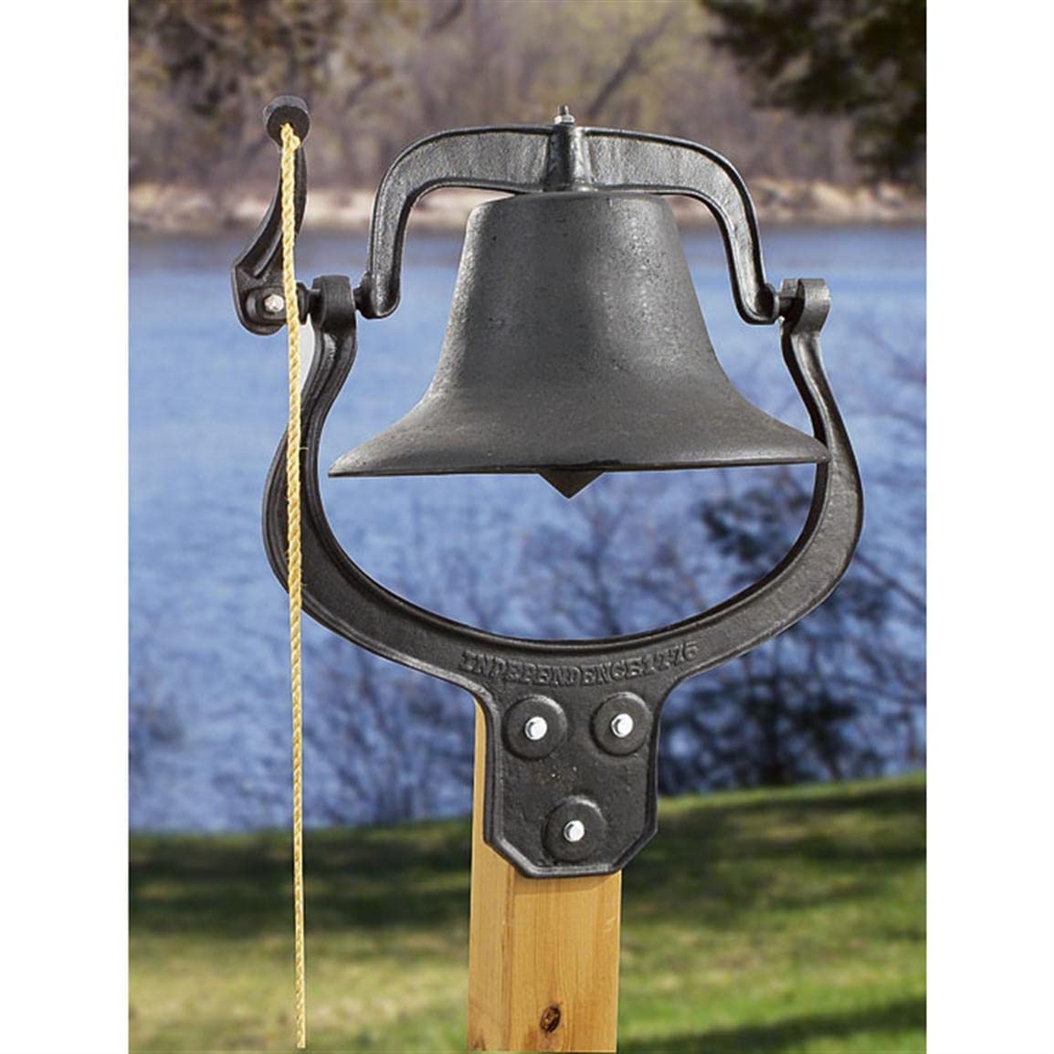 Vintage Cast Iron Farmhouse Dinner Bell - Loud & Clear Outdoor Door Bell for Home, Garden, or Barn - Perfect Housewarming Gift for Friends & Family - Ideal for Farm, Ranch, or Countryside Use