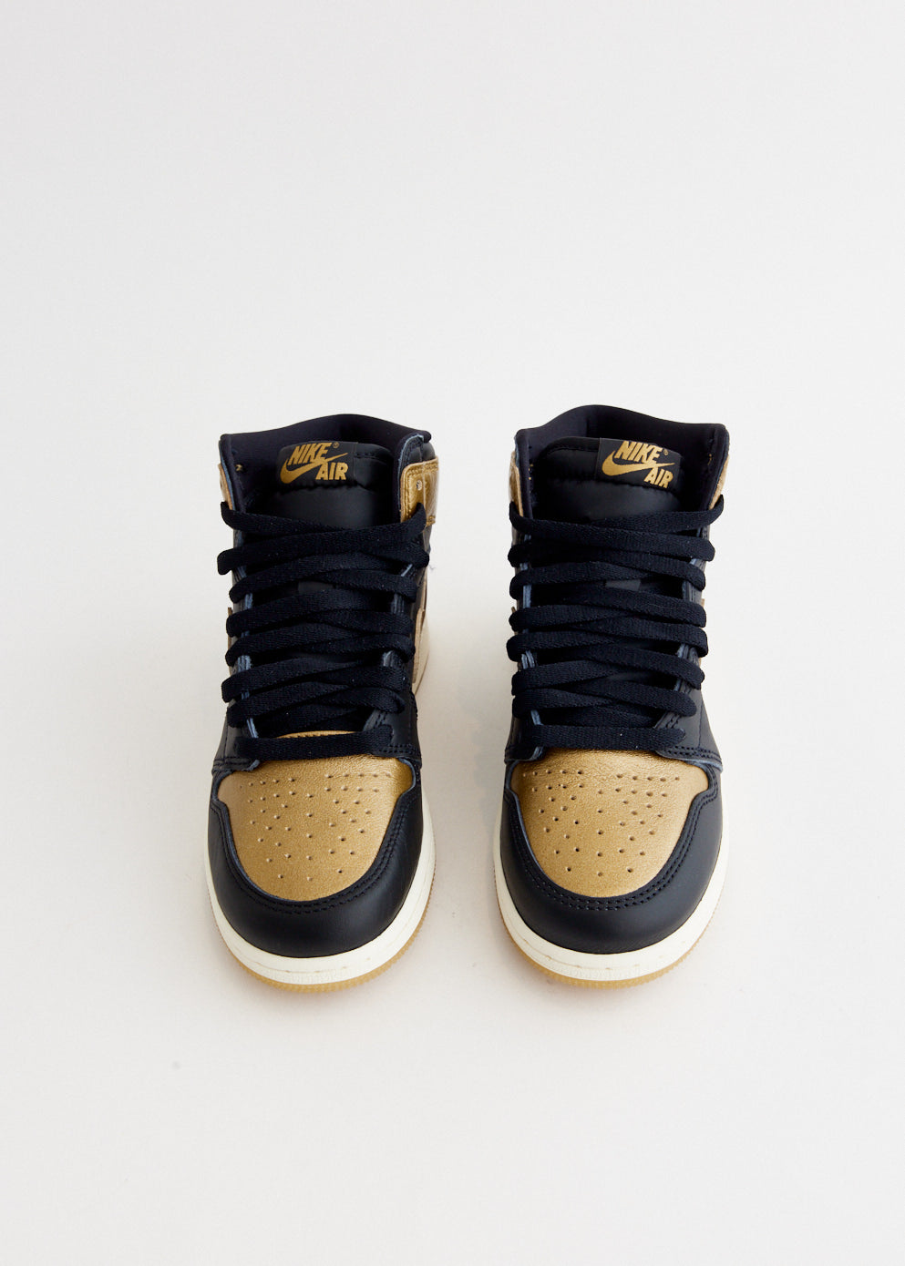 Air Jordan 1 High OG 'Metallic Gold' Basketball Sneakers for Girls - Retro Style High-Top Shoes for Casual Wear & Street Fashion