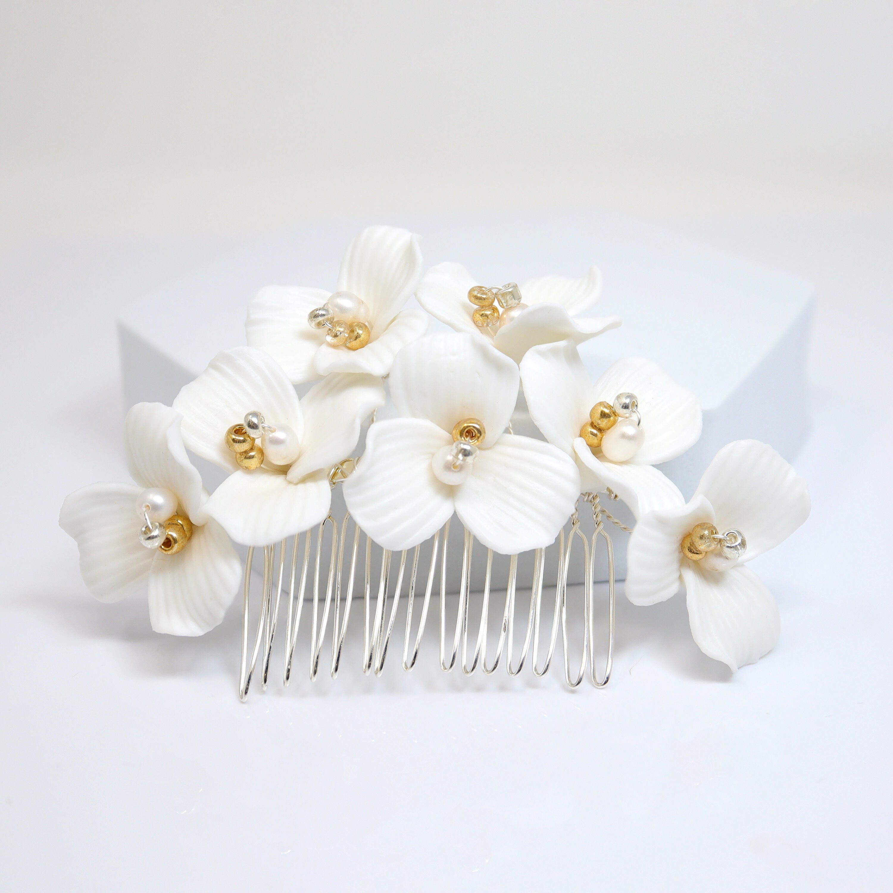White Ceramic Floral Freshwater Pearl Gold Hair Comb & Pins Set – Elegant Bridal Hair Accessories for Wedding, Prom & Special Occasions