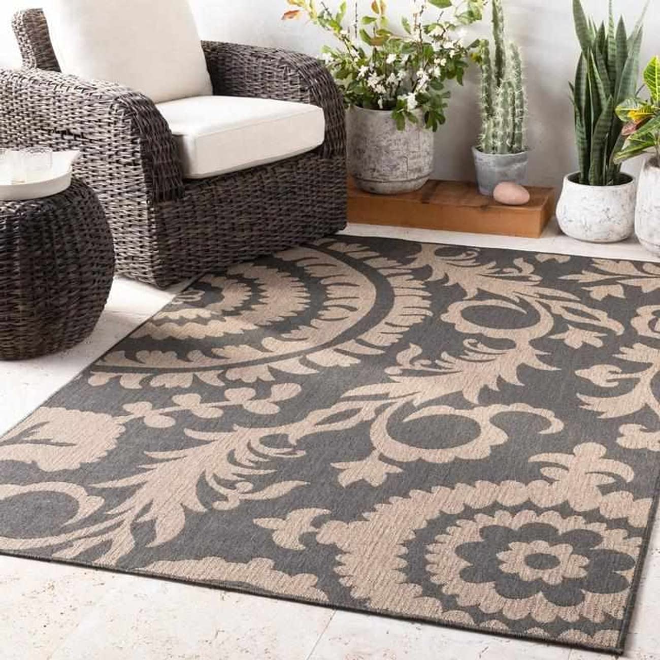 Mark&Day 9ft Round Nancy Medium Black Indoor/Outdoor Area Rug - Gray, Black & White Carpet for Living Room, Bedroom, Kitchen - 8'10