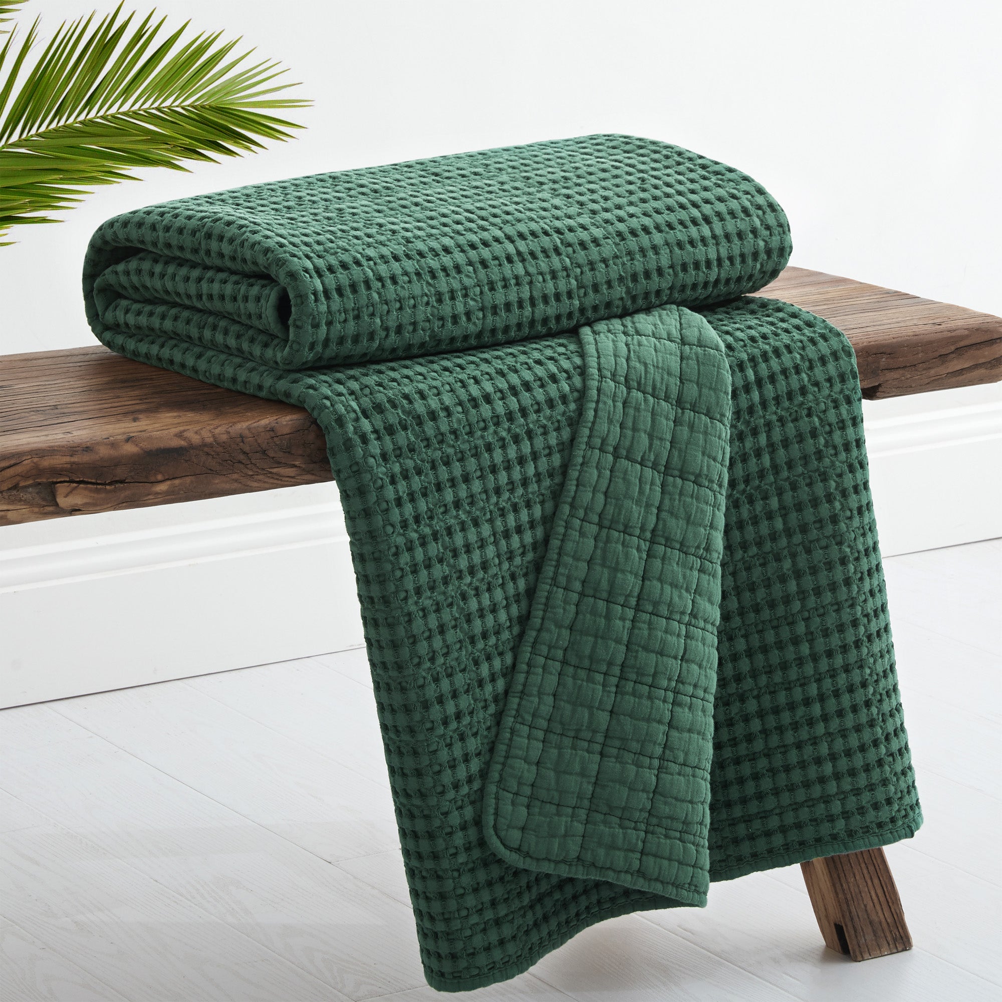 Soft Mills Waffle Quilted Throw Blanket - Cozy & Warm Bedding for Couch, Sofa, and Bed - Perfect for Winter Nights, Movie Time & Home Decor