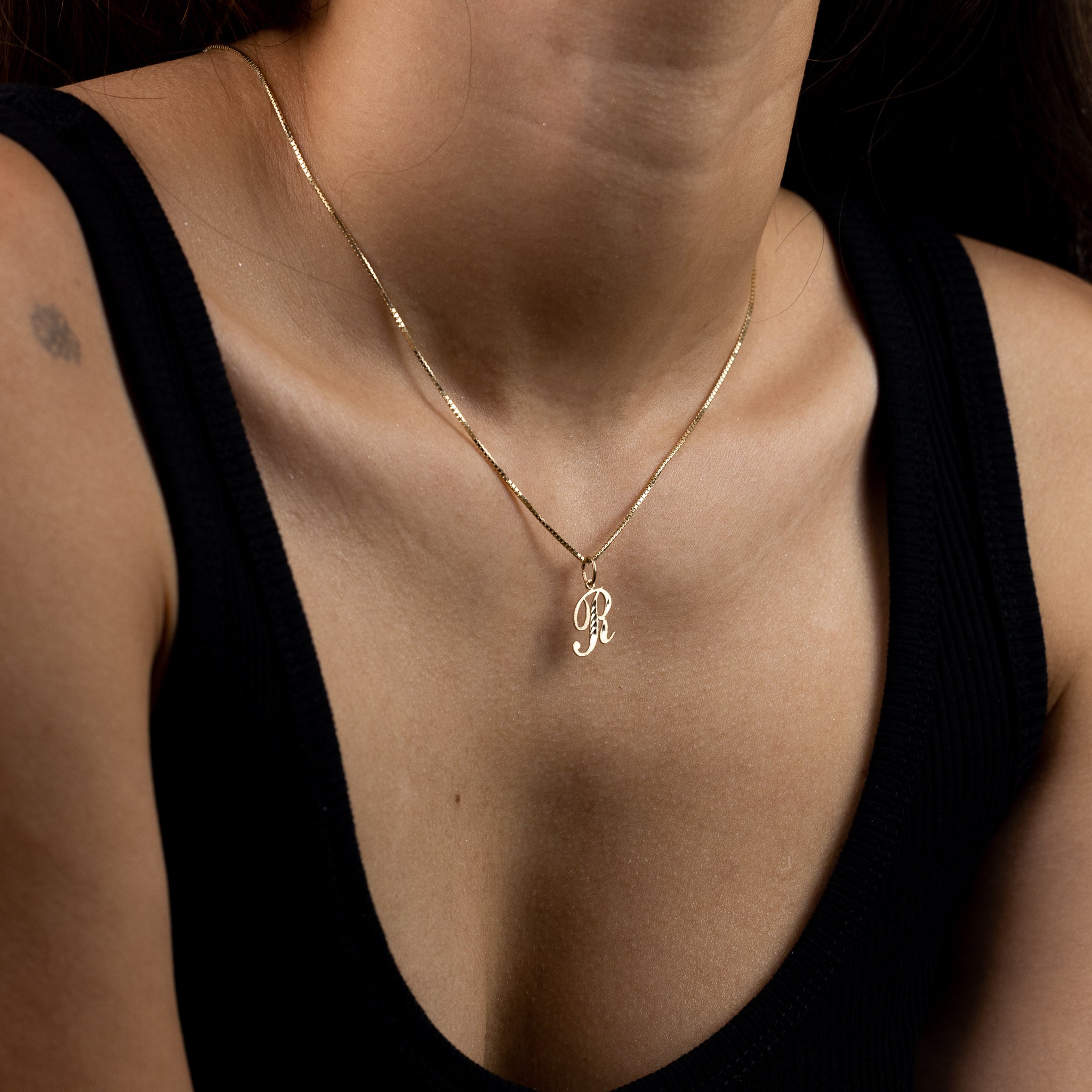 14K Gold Cursive Letter R Pendant Necklace - Personalized Initial Jewelry for Women - Perfect for Birthdays, Anniversaries & Gifts