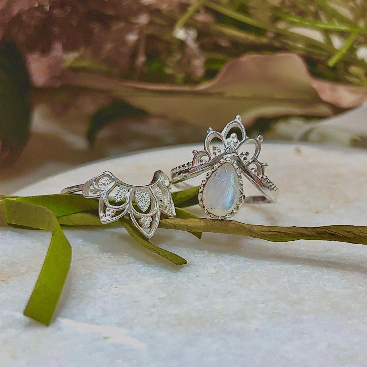 Boho Moonstone Ring Set for Women - Elegant Daisly Design, Sterling Silver Stackable Rings - Perfect for Layering, Gift Giving & Boho Fashion