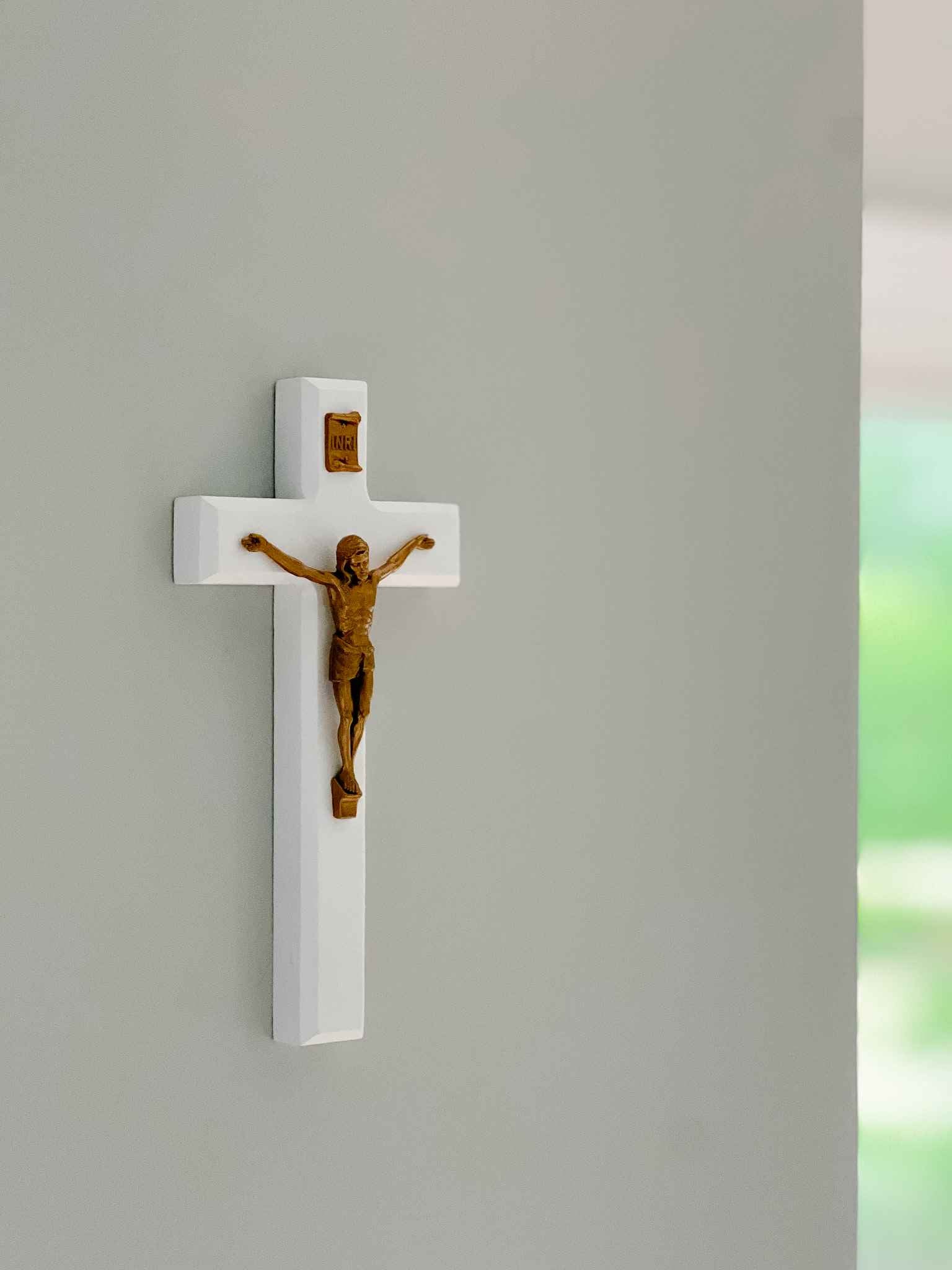 White Wooden Crucifix - Handcrafted Religious Cross for Home Decor, Church, and Prayer - Perfect for Wall Hangings and Spiritual Gifts