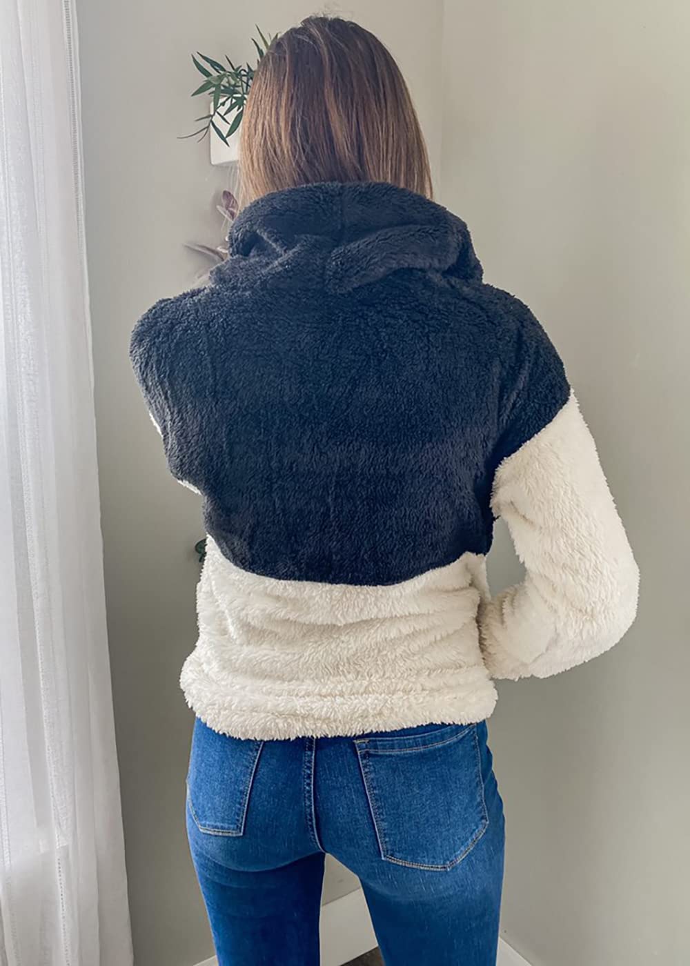 KIRUNDO Women's 2025 Winter Fleece Jacket with Faux Shearling Lapel & Zipper - Cozy Sherpa Pullover with Pockets for Outdoor Activities & Casual Wear