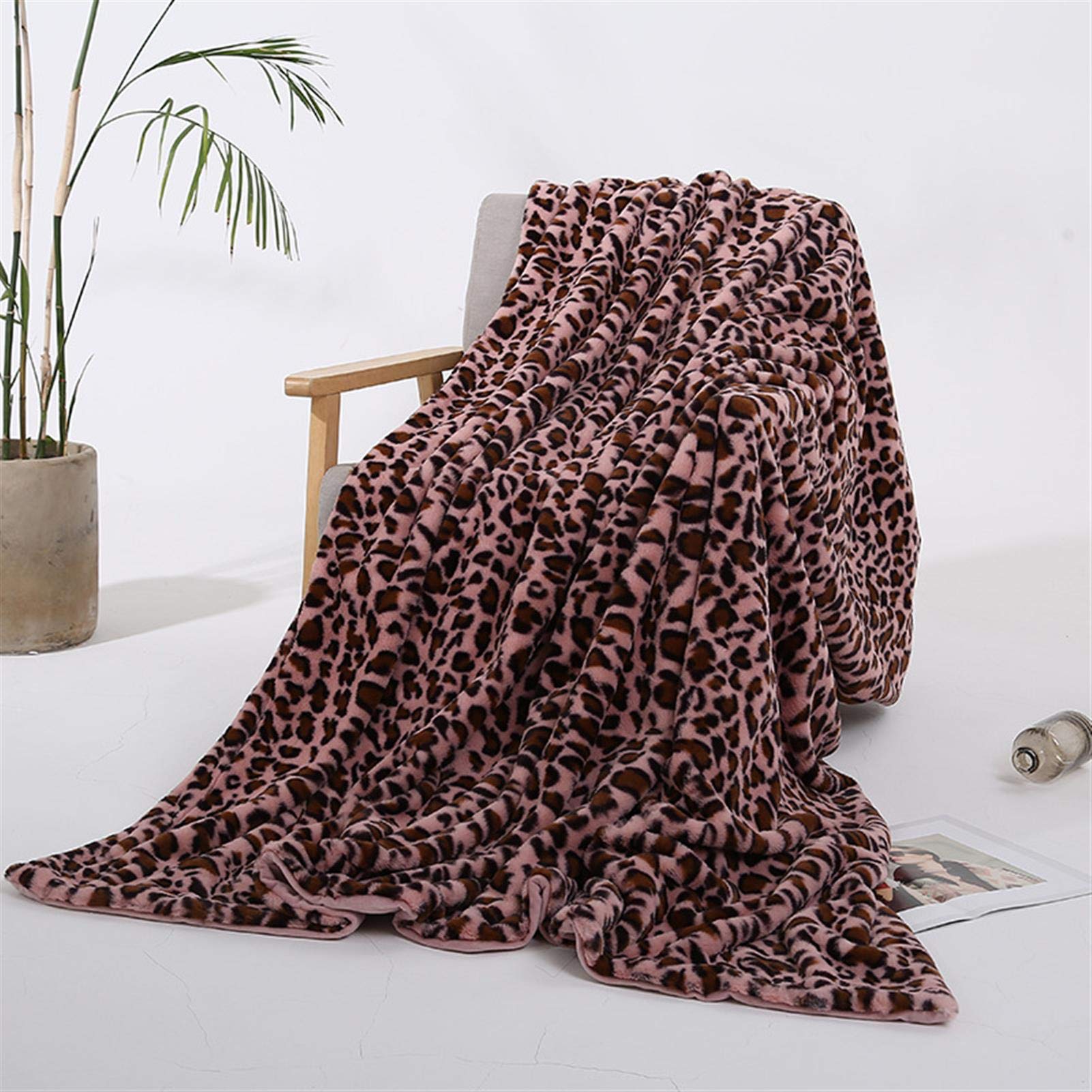 R&P Super Soft Leopard Print Faux Fur Blanket - Plush Flannel Fleece Throw for Bed, Sofa & Couch (160x200cm) - Cozy Winter Warmth for Living Room, Bedroom & Floor Lounging