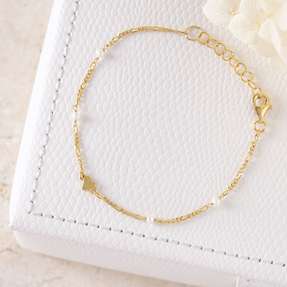 Aphrodite Heart Bracelet Gold - Elegant 14K Gold Plated Love Bracelet for Women, Romantic Gift for Her, Valentine's Day, Anniversary & Special Occasions
