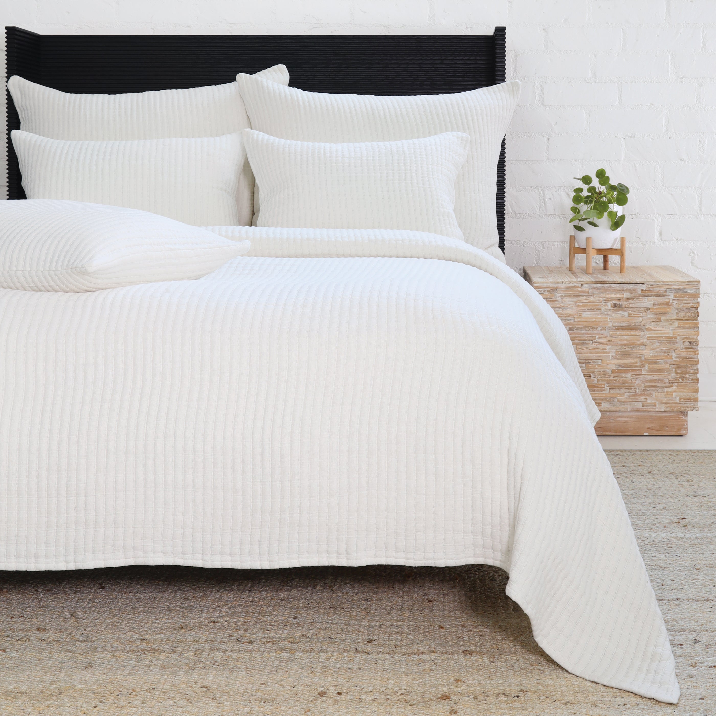 Premium Vancouver Coverlet - Soft & Breathable Bedspread for All Seasons | Perfect for Home, Hotel, and Airbnb Decor