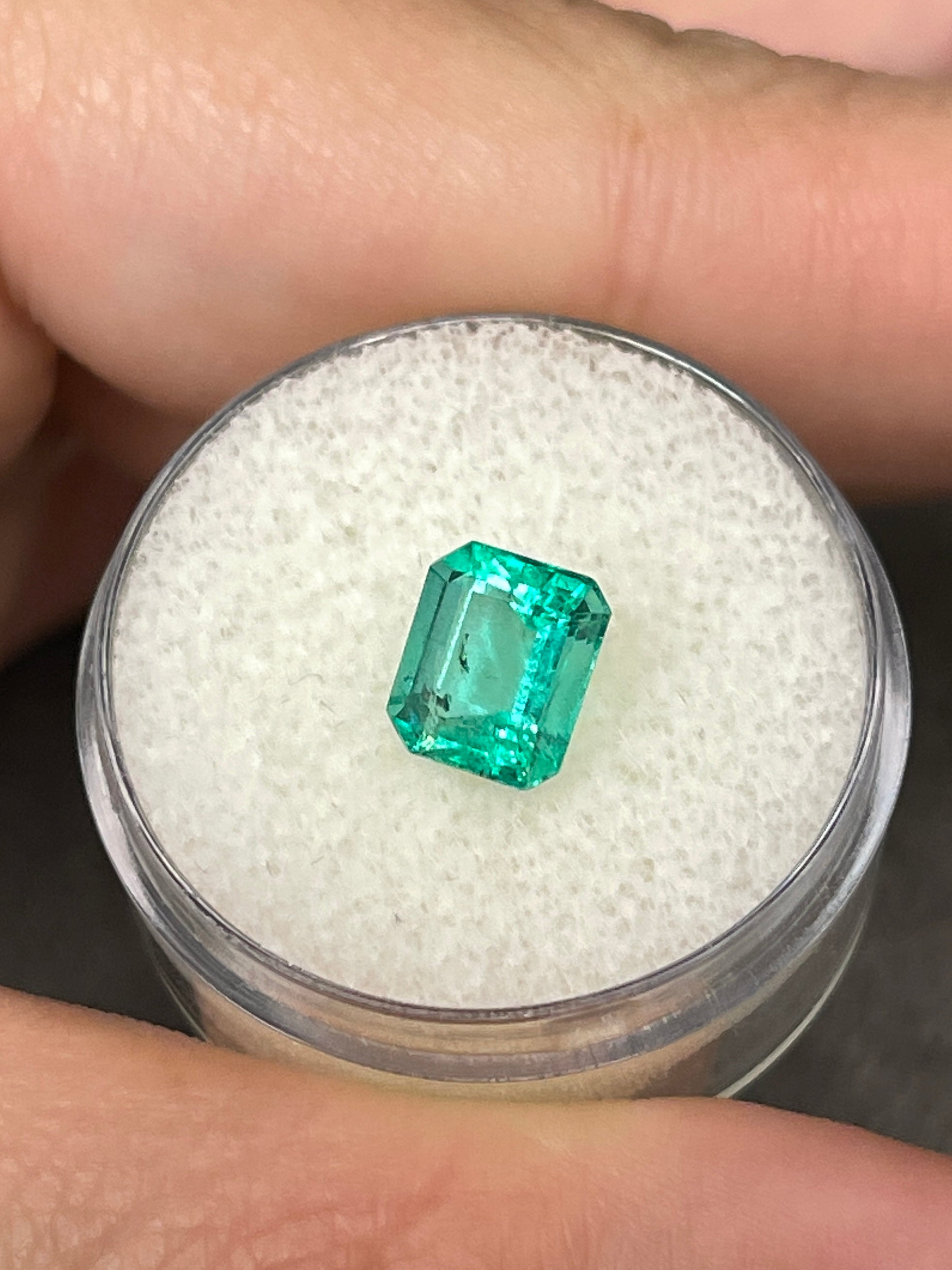 1.69 Carat Natural Colombian Emerald Loose Gemstone - Bright Bluish Green Emerald Cut for Jewelry Making, Engagement Rings & Fine Collections