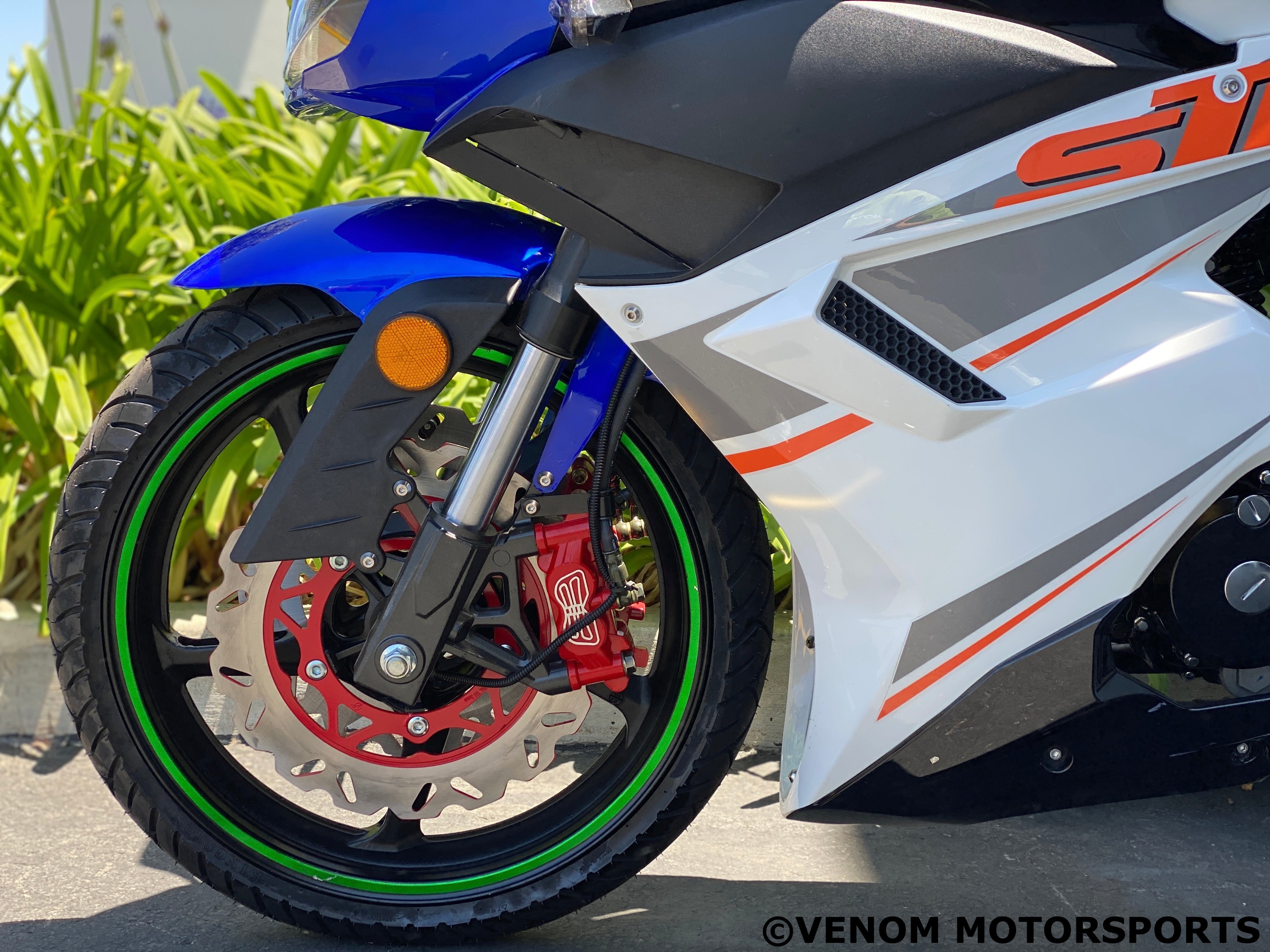 Venom X22R 250cc 5-Speed Motorcycle - Open Box Sale | Perfect for Commuting & Off-Road Adventures