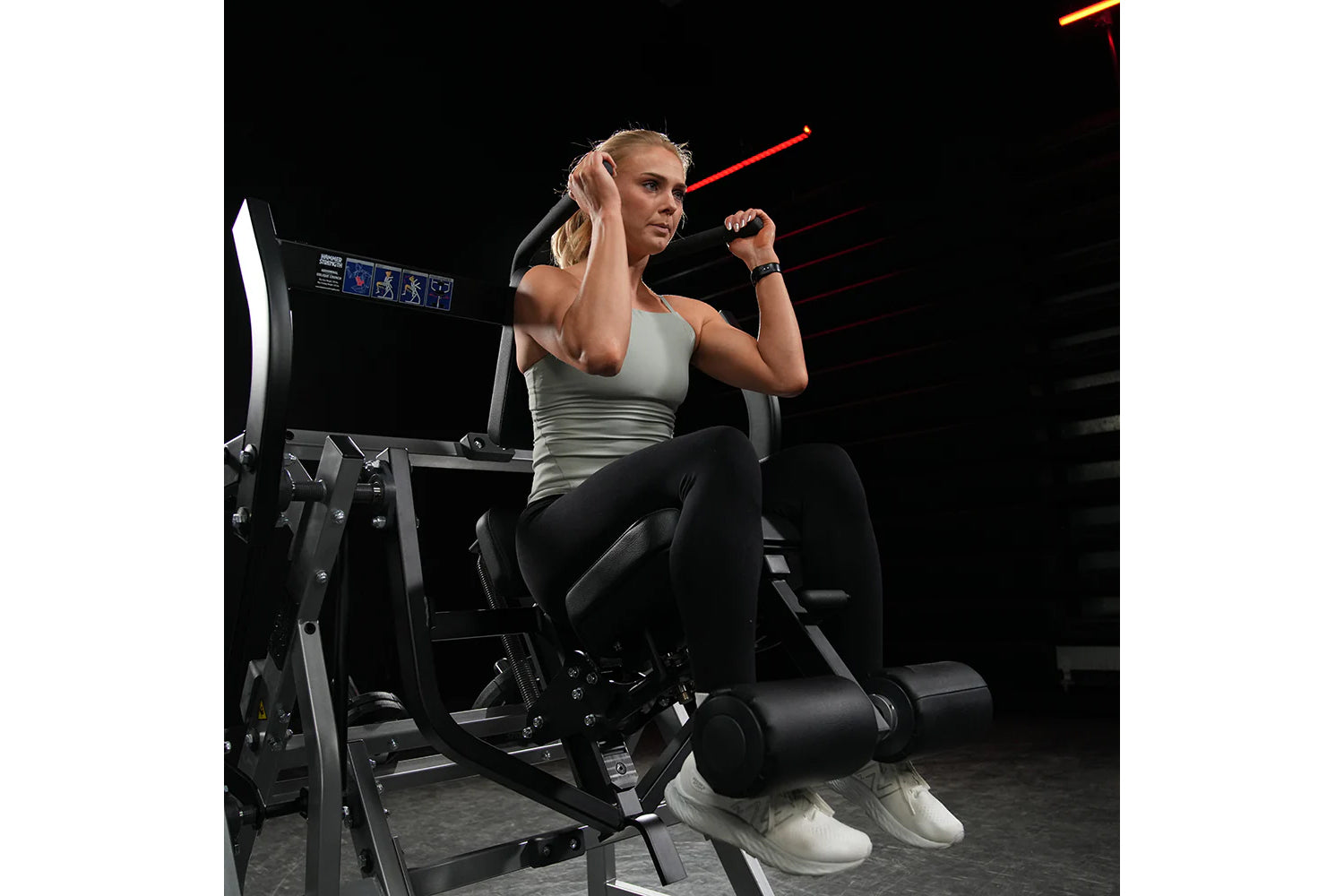 Hammer Strength Plate Loaded Abdominal Oblique Crunch Machine - Gym Equipment for Core Workouts & Strength Training - Perfect for Home & Commercial Fitness Centers