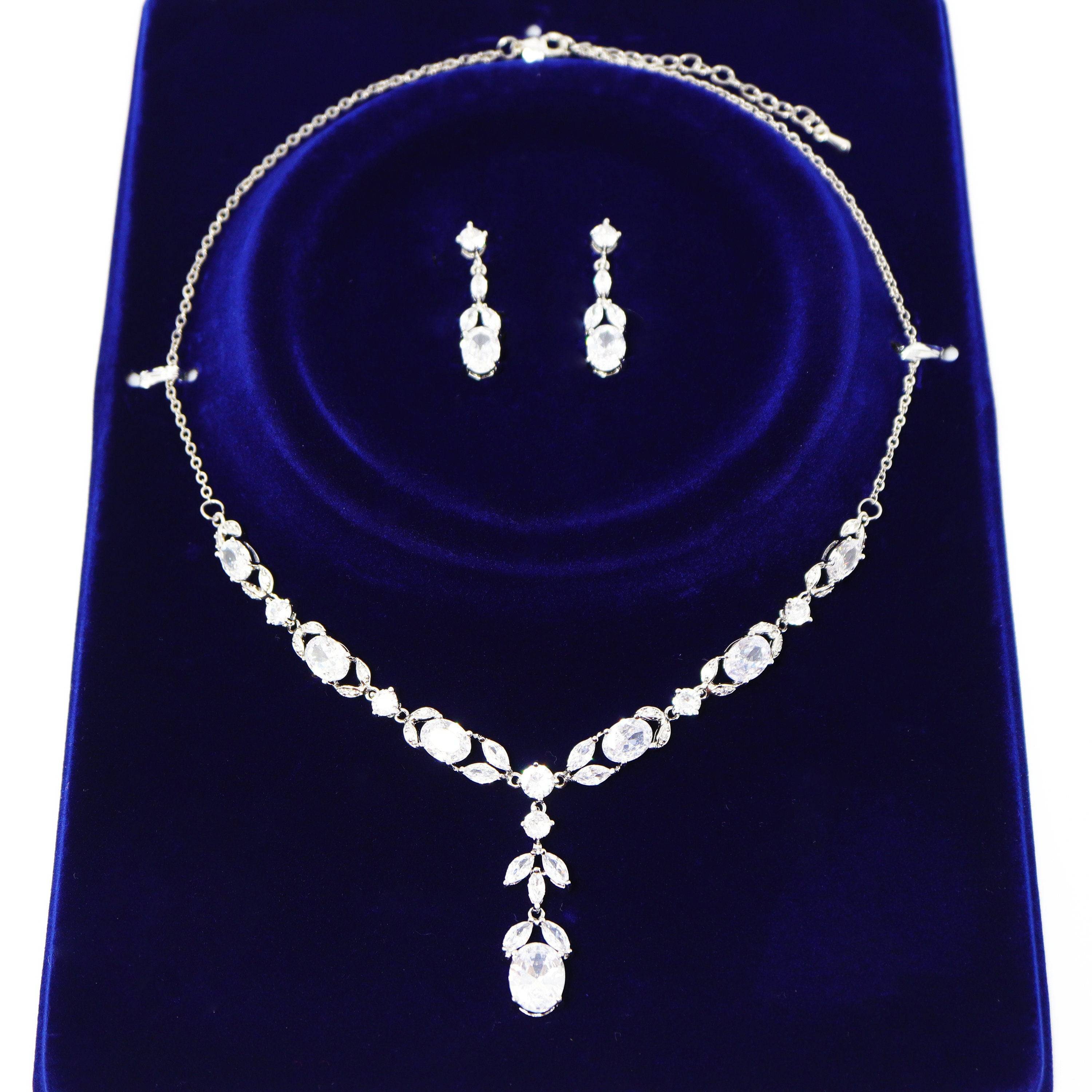 Swarovski Crystal Dainty Leaves Drop Necklace & Earrings Set - Elegant Bridal Jewelry for Weddings, Parties & Special Occasions