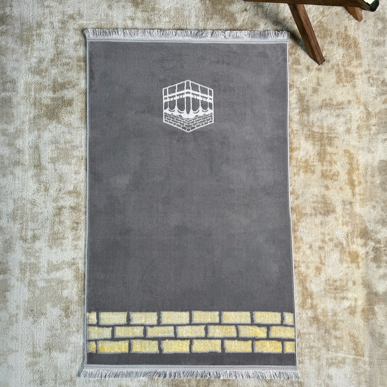 Premium Islamic Prayer Mat with Beautiful Designs - Perfect Gift for Muslims - Ideal for Home, Mosque, and Travel Use