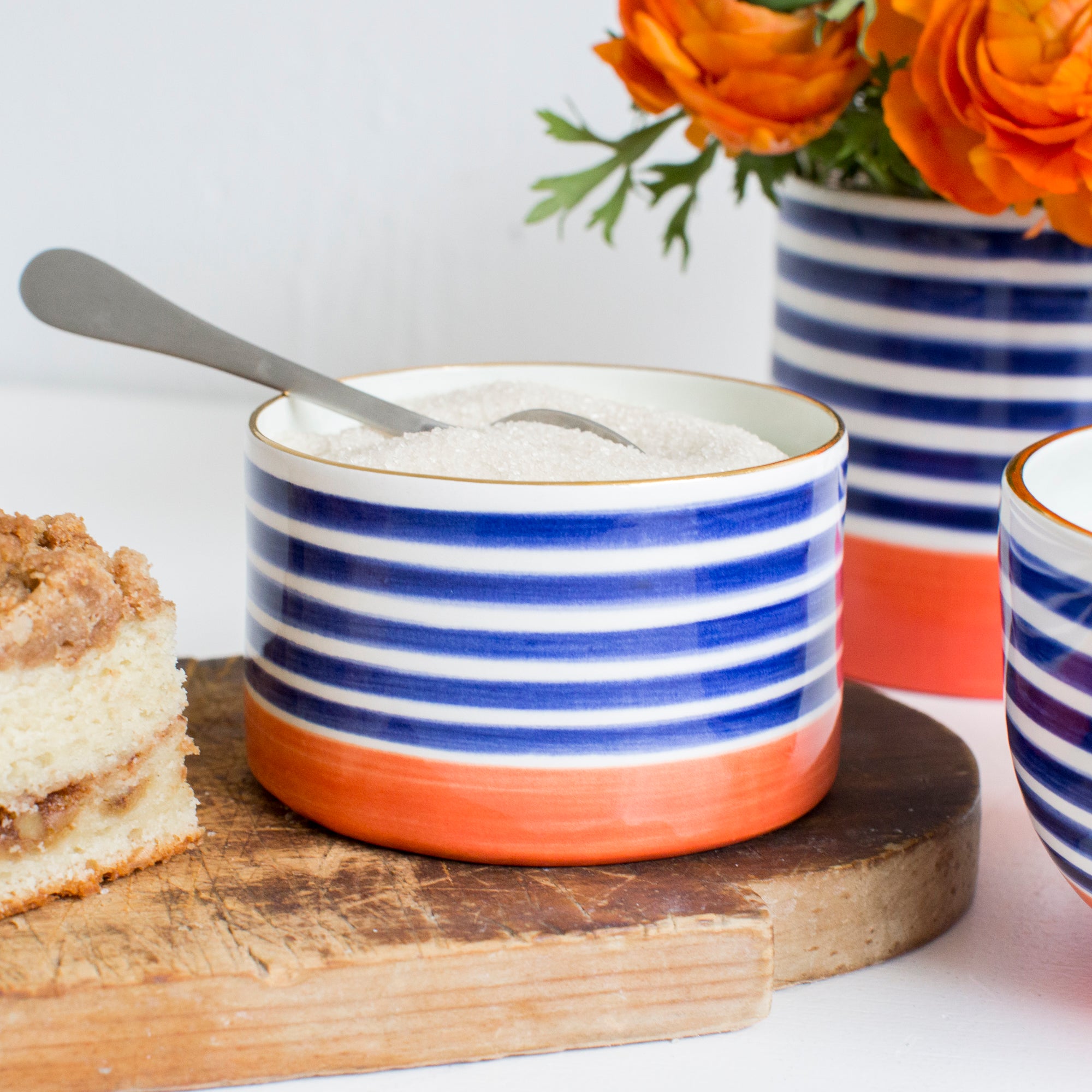 Premium Ceramic Sugar Bowl with Lid - Elegant and Durable for Tea, Coffee, and Dessert Serving - Perfect for Home, Restaurant, and Cafe Use