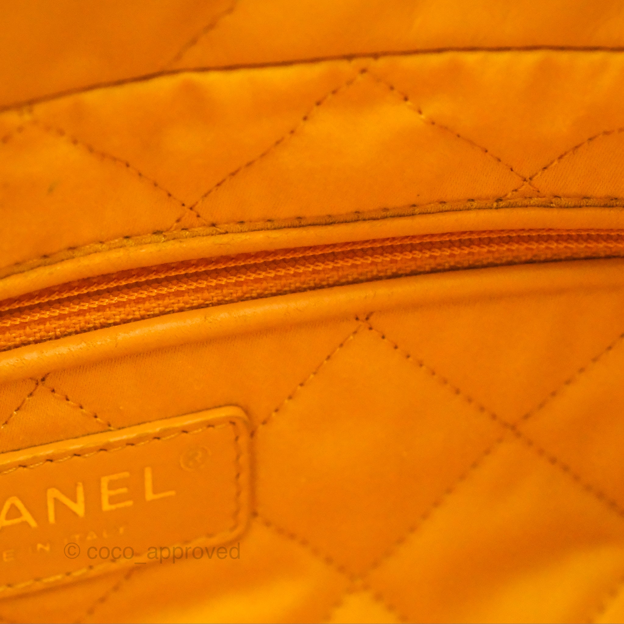 Chanel 22 Small Handbag in Mustard Yellow - Shiny Aged Calfskin Leather with Aged Gold Hardware | Luxury Crossbody Bag for Women, Perfect for Everyday Use & Special Occasions