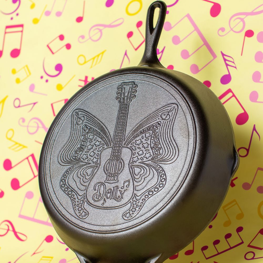 Cast Iron Butterfly Love Skillet - 30cm Non-Stick Pan for Baking, Cooking & Serving - Perfect for Stovetop, Oven & Camping Use