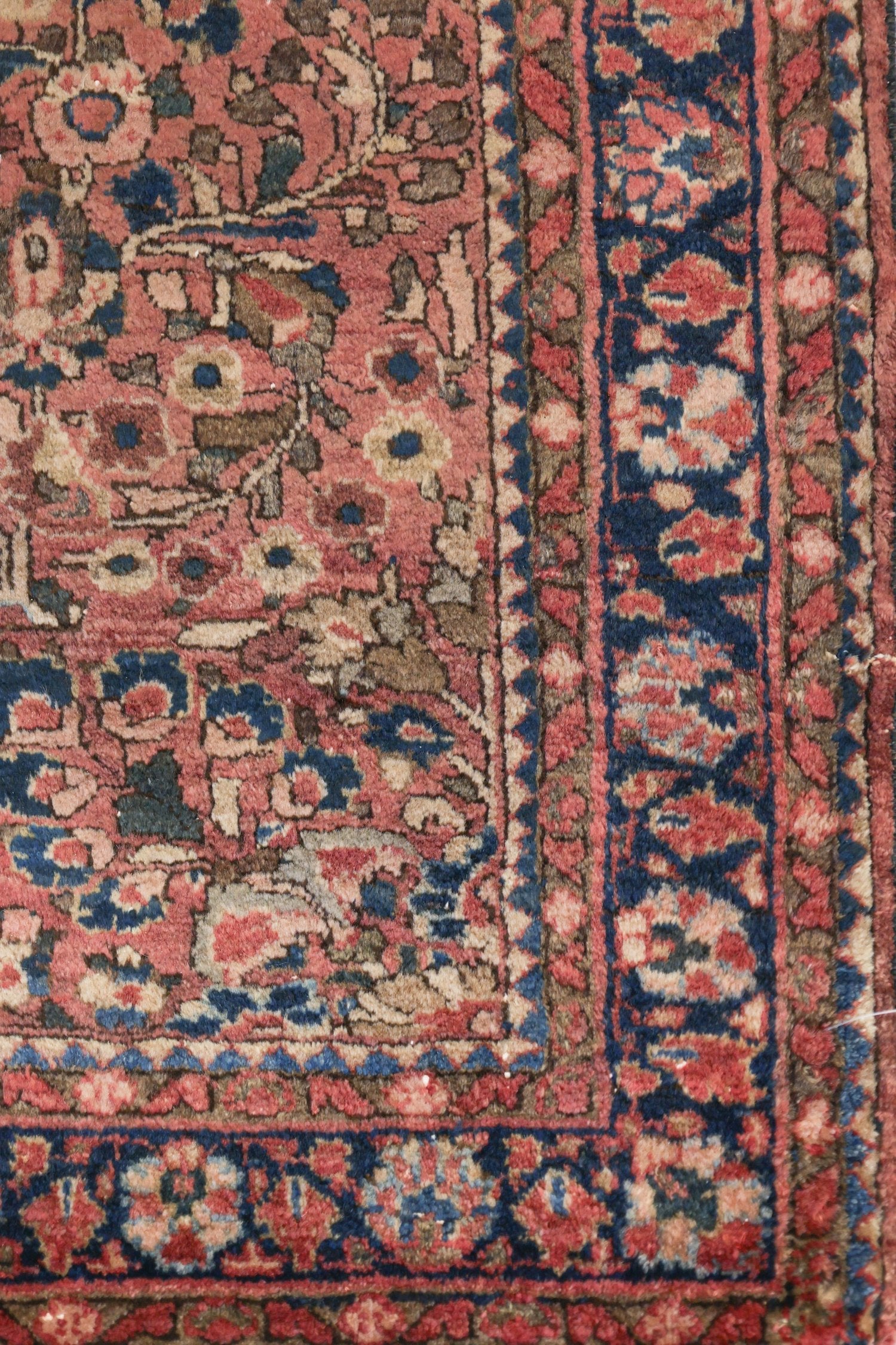 Antique Sarouk Handwoven Traditional Persian Rug - J72134 - Perfect for Living Room, Bedroom & Home Decor