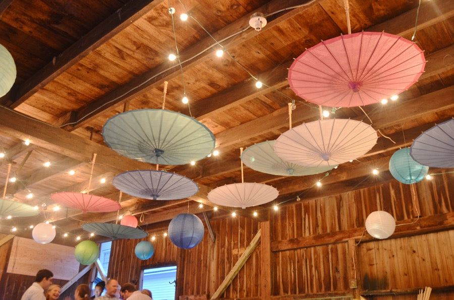 32 Orange Paper Parasol Umbrella - Scallop Blossom Design with Elegant Wooden Handle for Hawaiian Luau Party, Wedding Decor, Photo Props & Tropical Themed Events