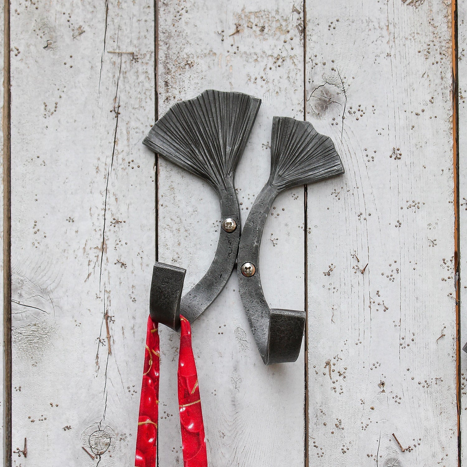 Double Ginkgo Leaf Hook - Vintage Style Wall Hooks for Coats, Hats & Keys - Perfect for Entryway, Bedroom & Bathroom Organization