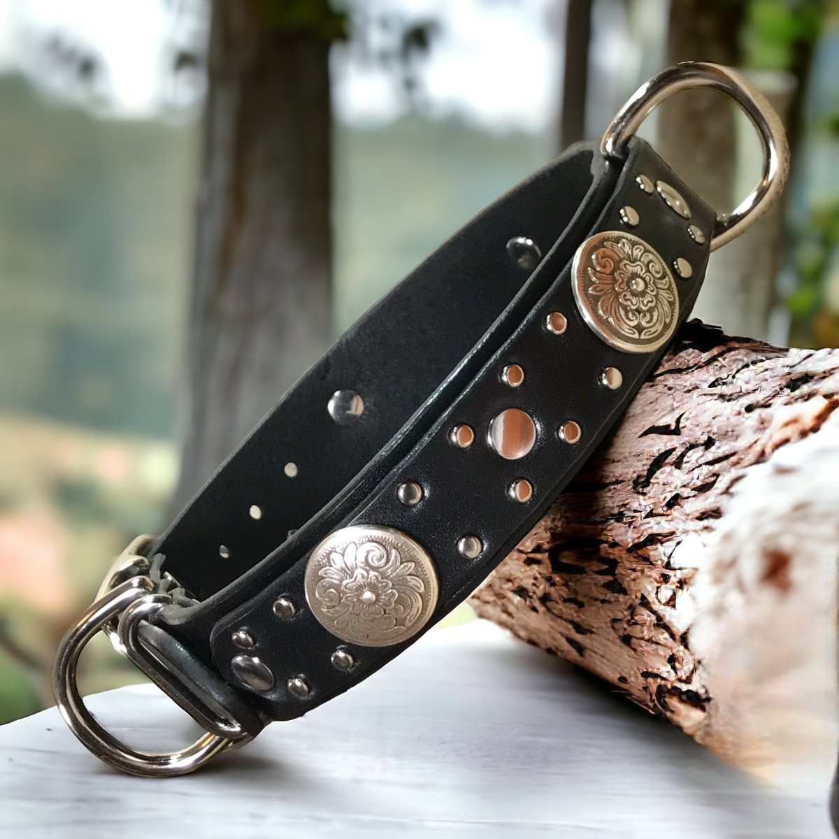 Premium Savannah Leather Dog Collar - Handmade Genuine Leather, Adjustable & Durable Pet Collar for Small Medium Large Dogs - Perfect for Daily Walks, Training & Outdoor Adventures