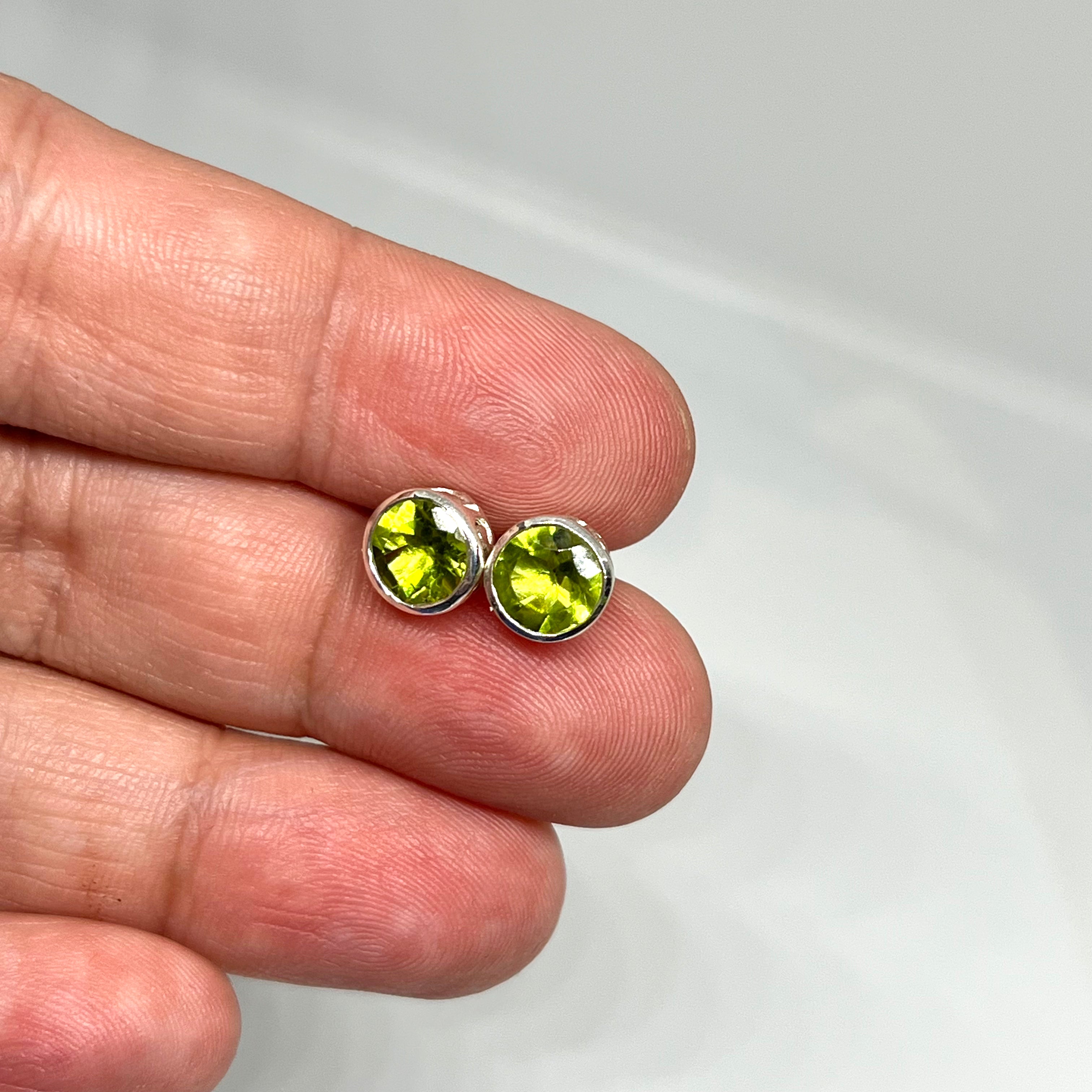 7mm Round Faceted Gemstone Stud Earrings - Decorative Bezel Set for Women, Hypoallergenic Jewelry - Perfect for Daily Wear, Parties & Special Occasions