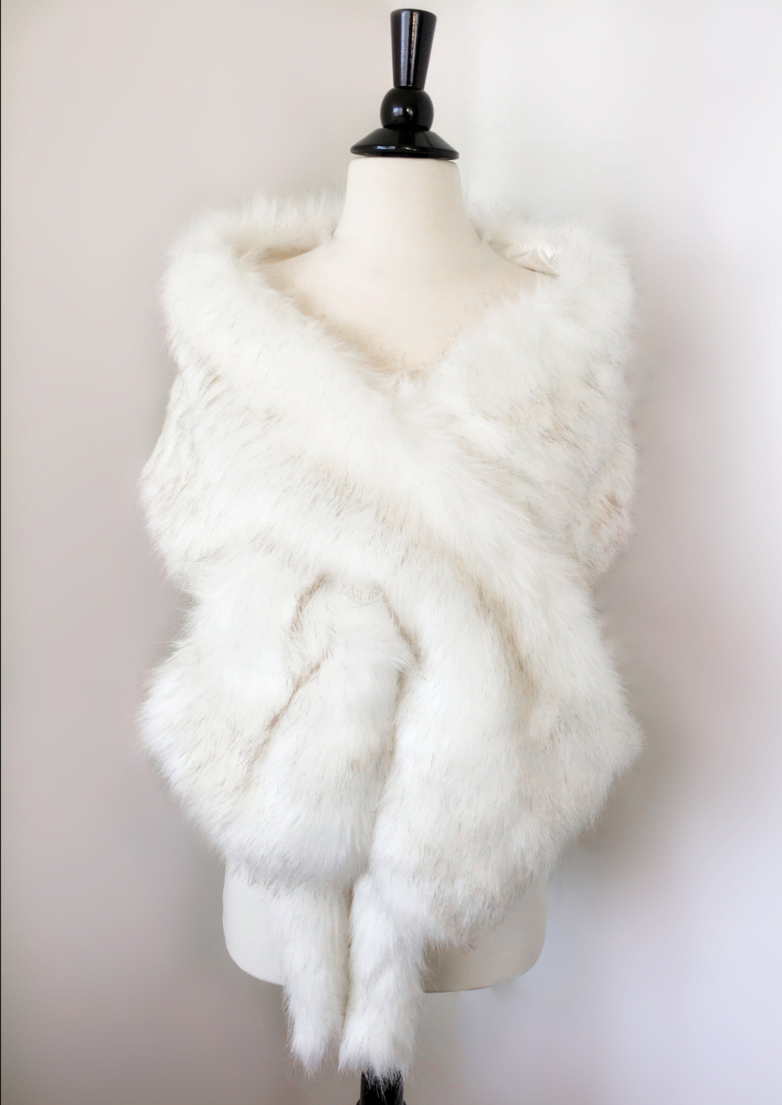 Ivory and Black Faux Fur Throw Blanket - Soft Cozy Plush Blanket for Couch, Bed, Sofa - Perfect for Winter, Home Decor, and Gift Giving (Lilian Wht03)