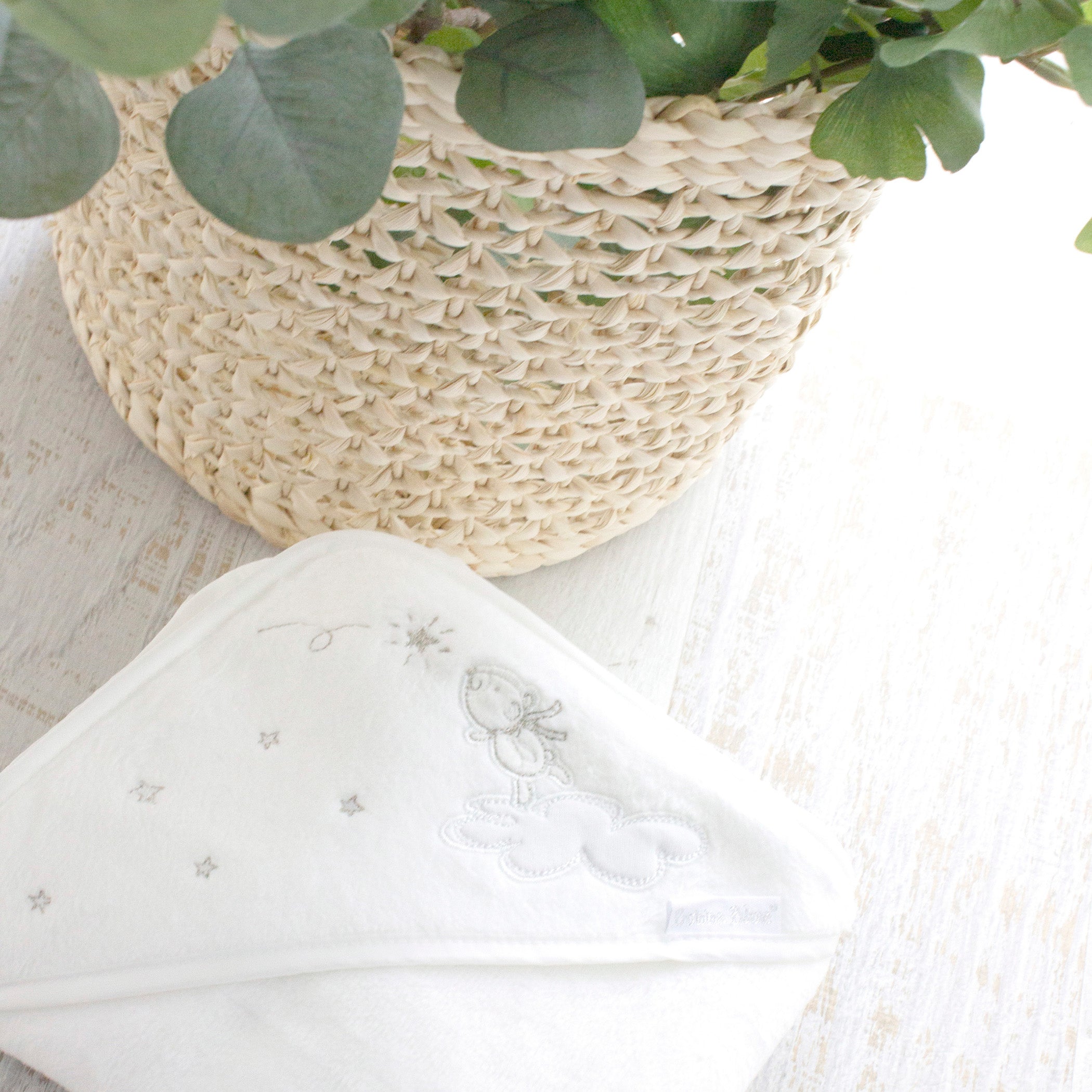 Soft and Absorbent Star Hooded Towel for Kids - Perfect for Bath Time, Beach, and Pool