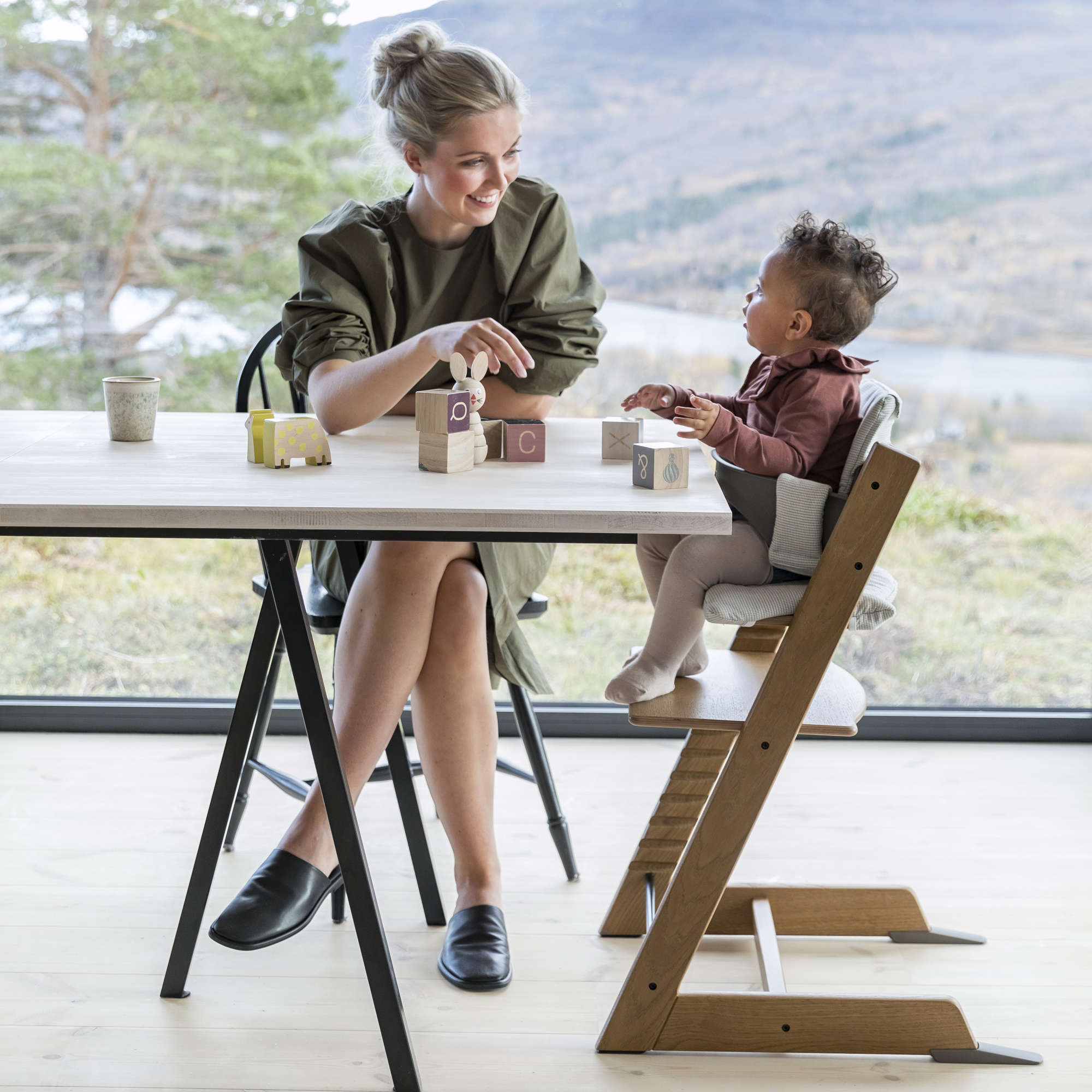 Stokke Tripp Trapp Adjustable High Chair with Cushion & Tray - Ergonomic Baby Feeding Chair for Toddlers - Perfect for Dining, Weaning & Family Mealtime