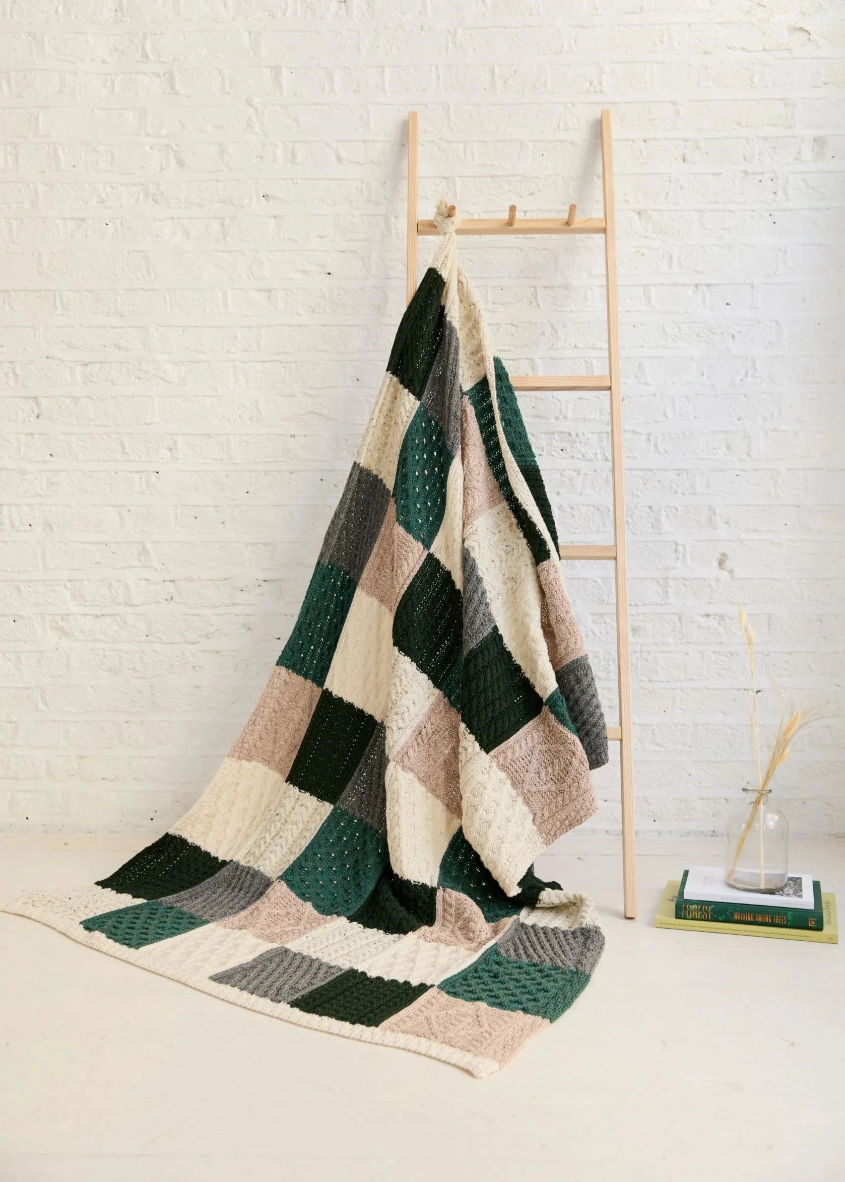 Aran Intarsia Knit Blanket - 850 GSM Premium Wool Throw for Cozy Home Decor | Perfect for Sofa, Bed, and Winter Warmth