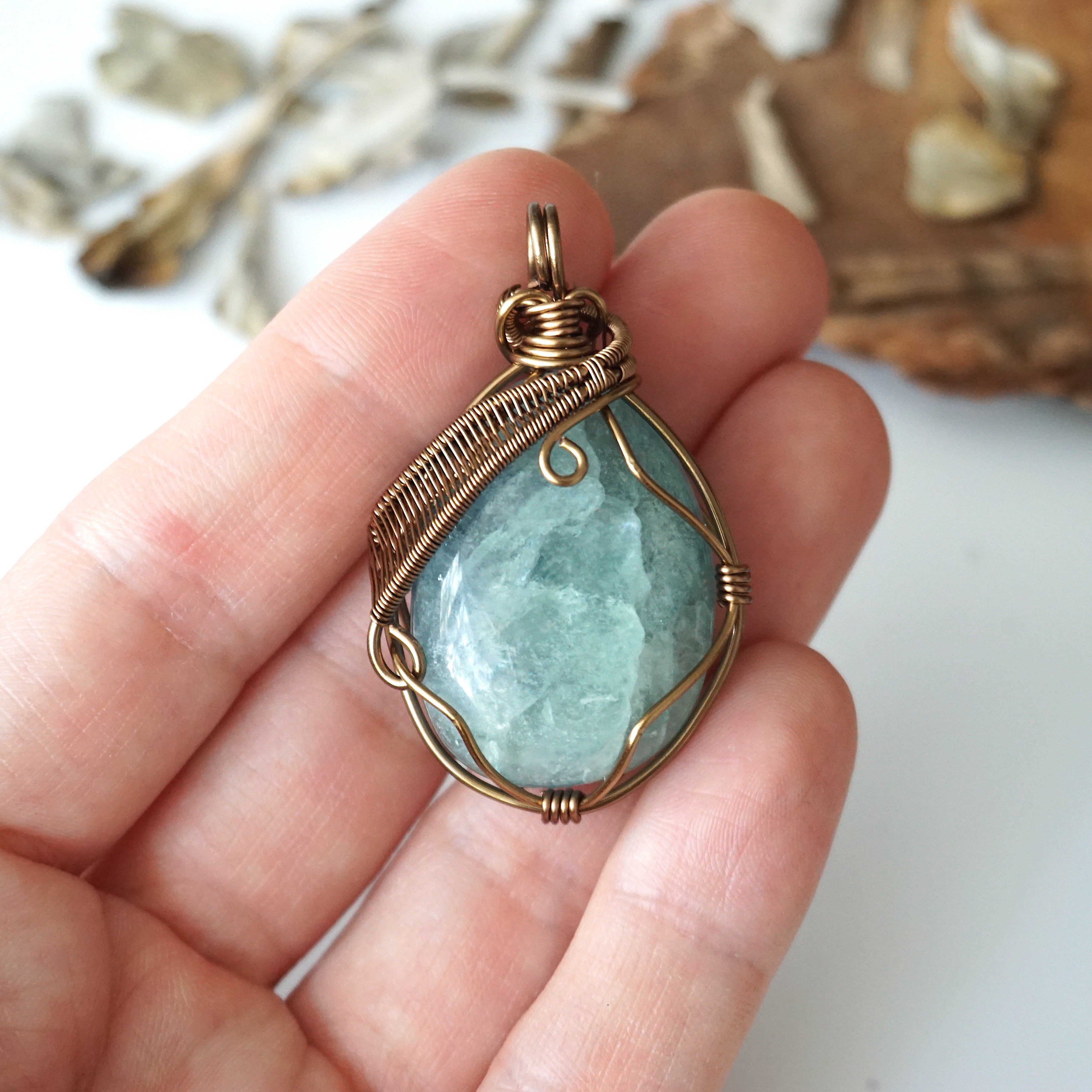 Green Fluorite Necklace in Antique Bronze - Healing Crystal Jewelry for Chakra Balancing & Spiritual Energy | Perfect for Meditation, Yoga & Gift Giving