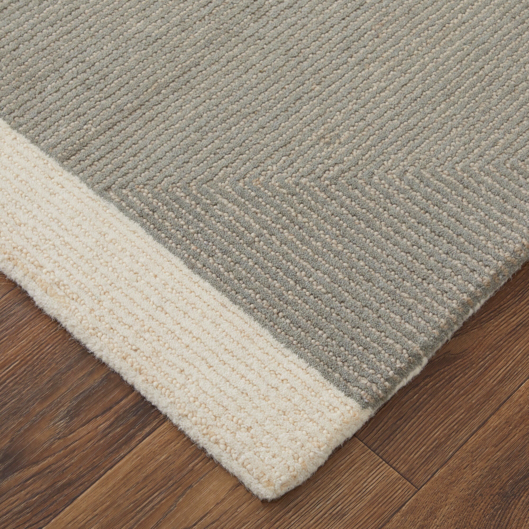 Premium Maguire 8904 Soft & Durable Area Rug - Perfect for Living Room, Bedroom & Home Decor - Easy to Clean & Non-Slip Backing