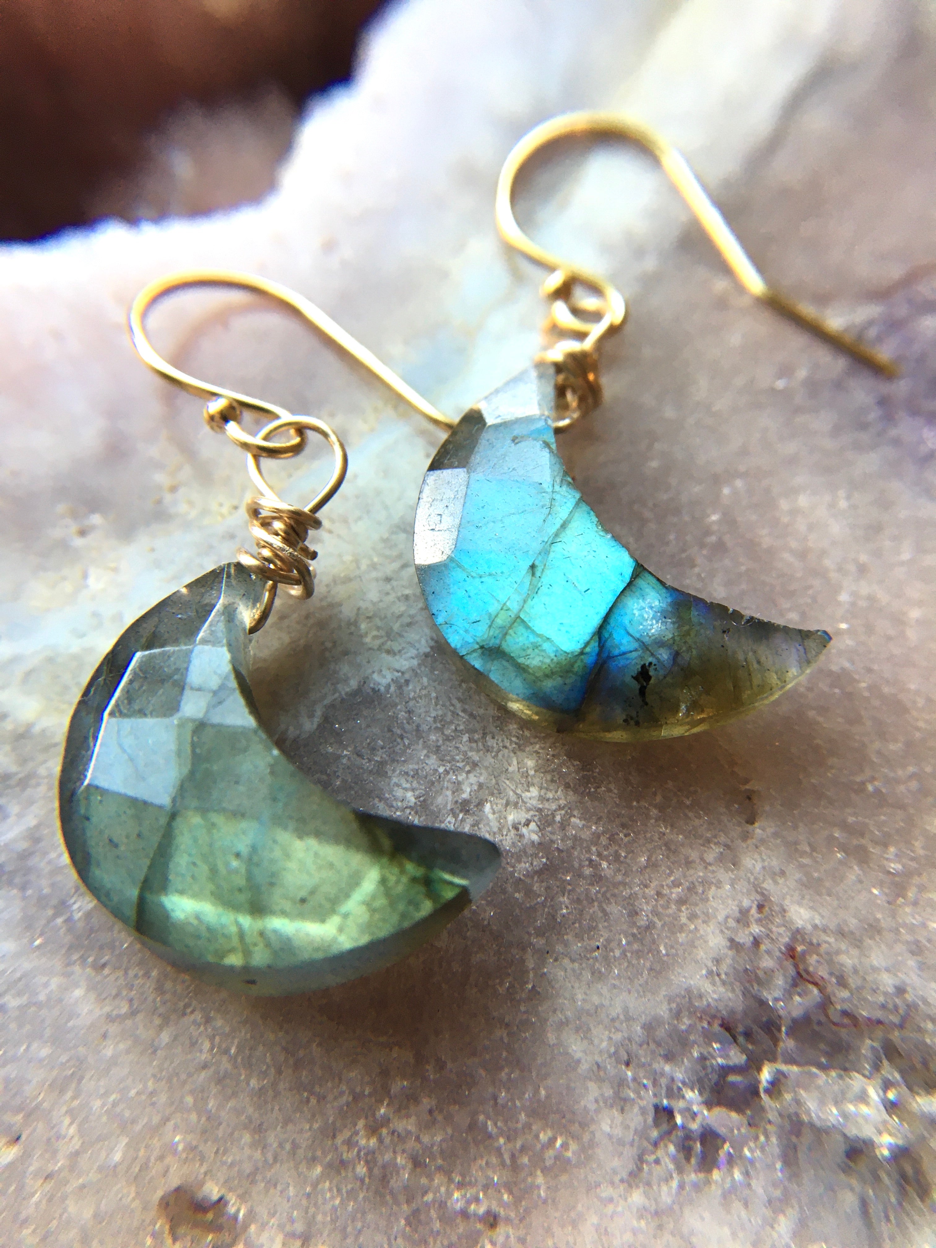 Faceted Mini Labradorite Moon Crystal Earrings – Healing Stone Jewelry for Women, Dainty Boho Earrings for Everyday Wear, Perfect Gift for Spiritual Healing & Meditation