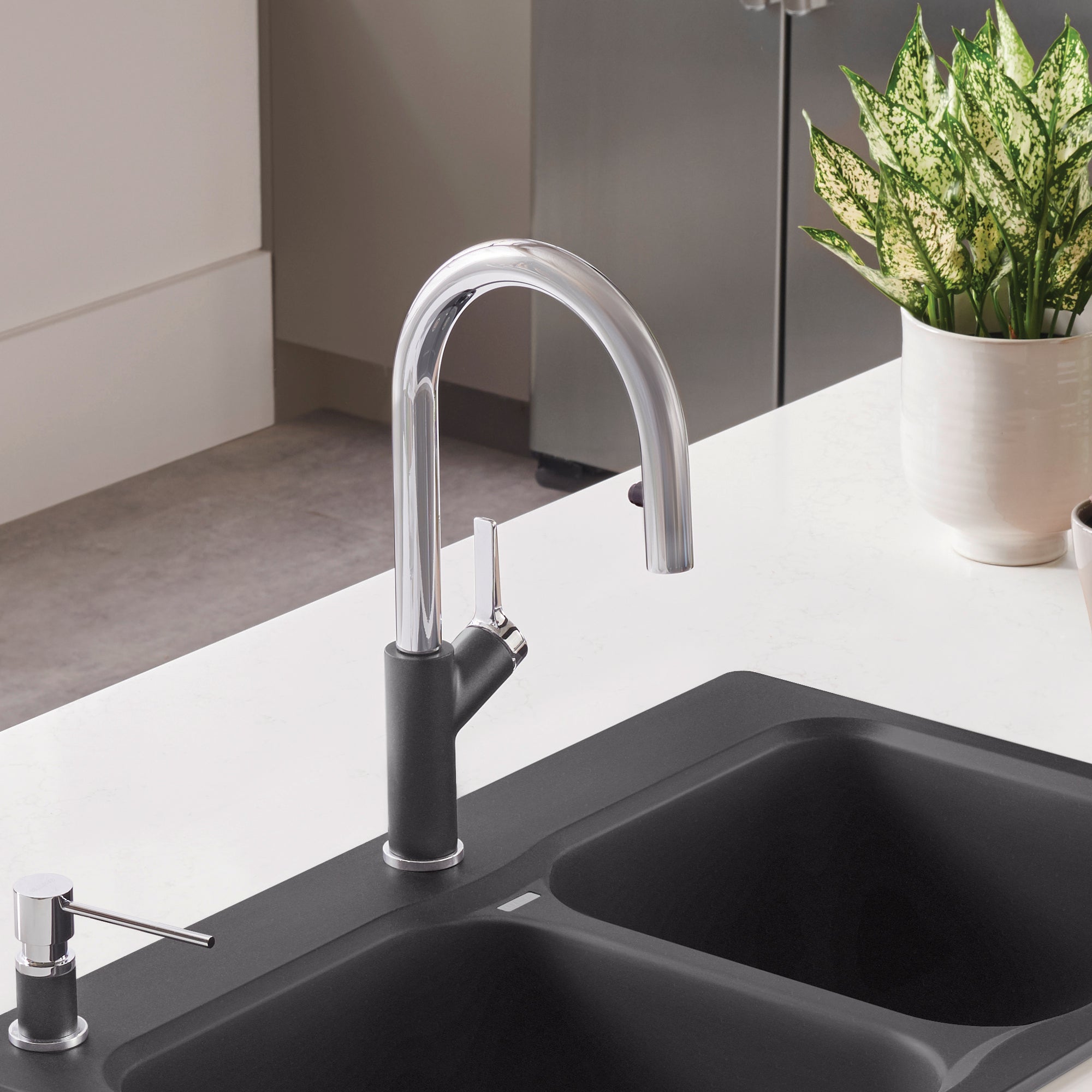BLANCO Urbena Pull Down Kitchen Faucet with SILGRANIT Finishes - Modern Stainless Steel Sink Faucet for Home & Commercial Use | Perfect for Cooking, Washing Dishes & Food Prep