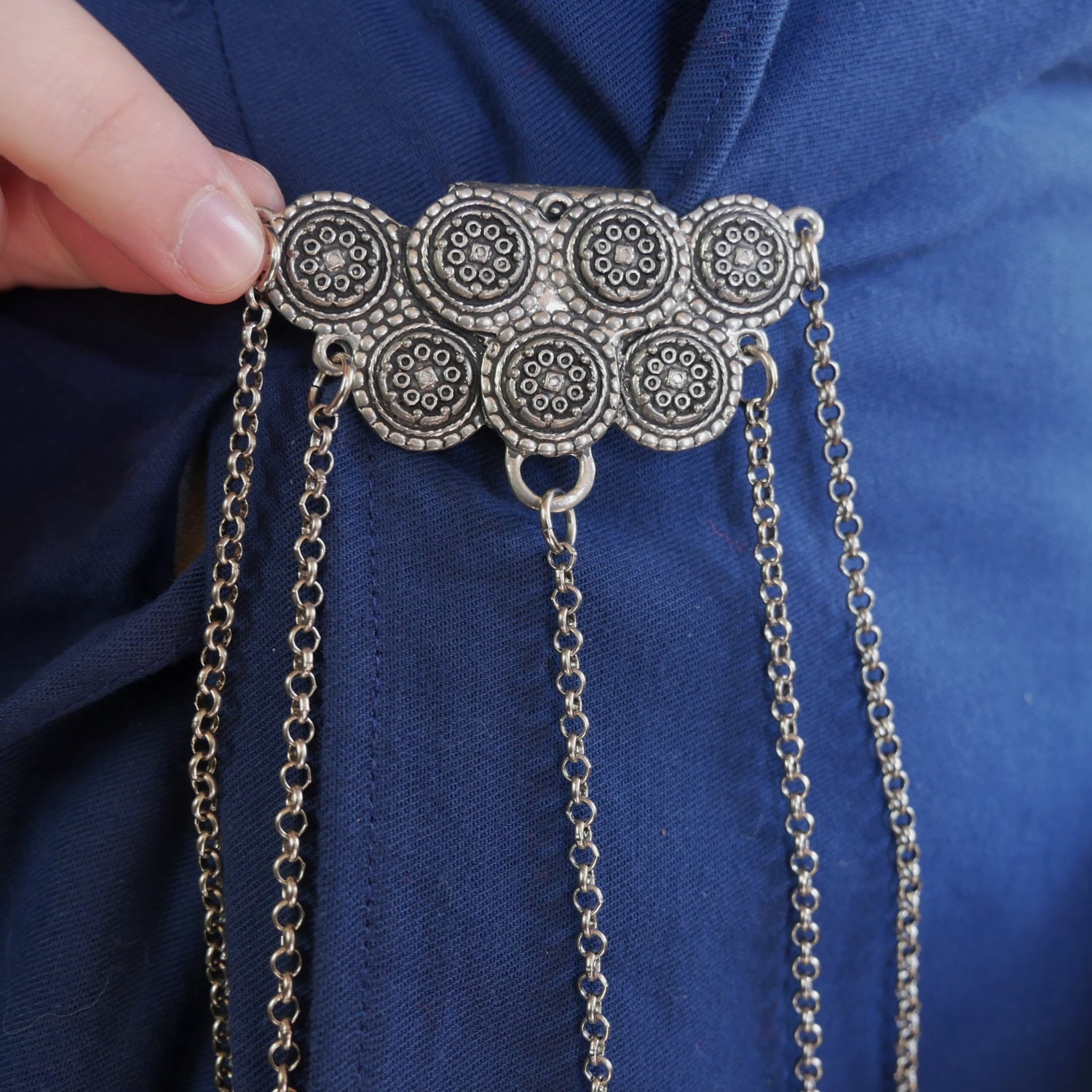 Tudor Rose Chatelaine - Vintage Style Waist Chain for Keys & Accessories | Perfect for Renaissance Fairs, Historical Reenactments & Cosplay