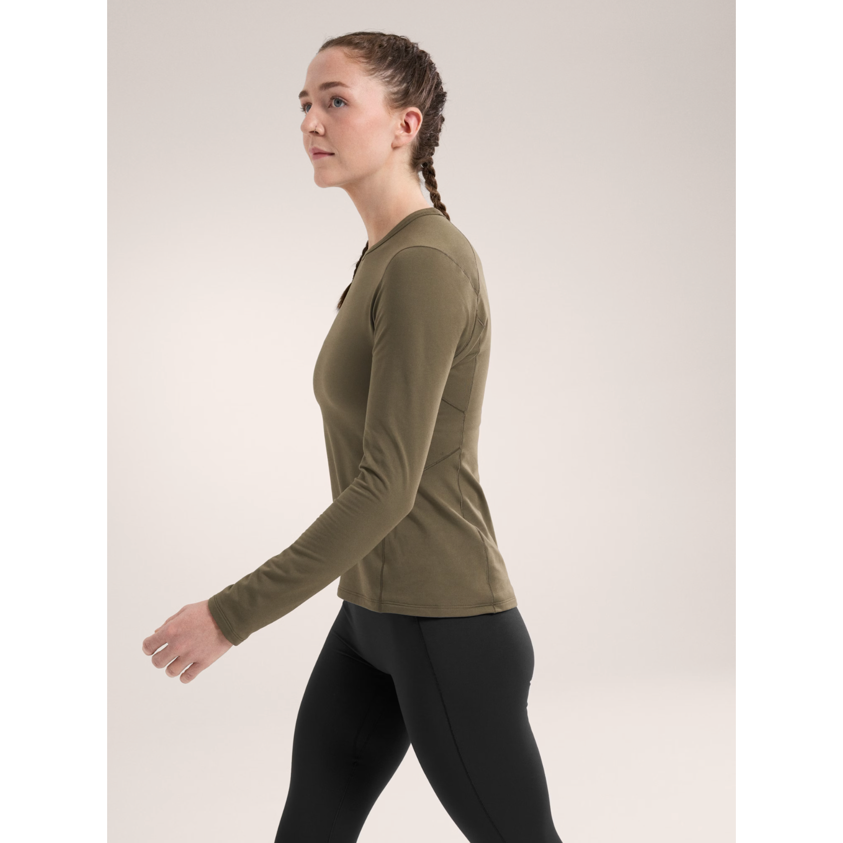 Arc'teryx Women's Rho Crew Neck Long Sleeve Baselayer - Warm Thermal Shirt for Hiking, Skiing & Outdoor Activities