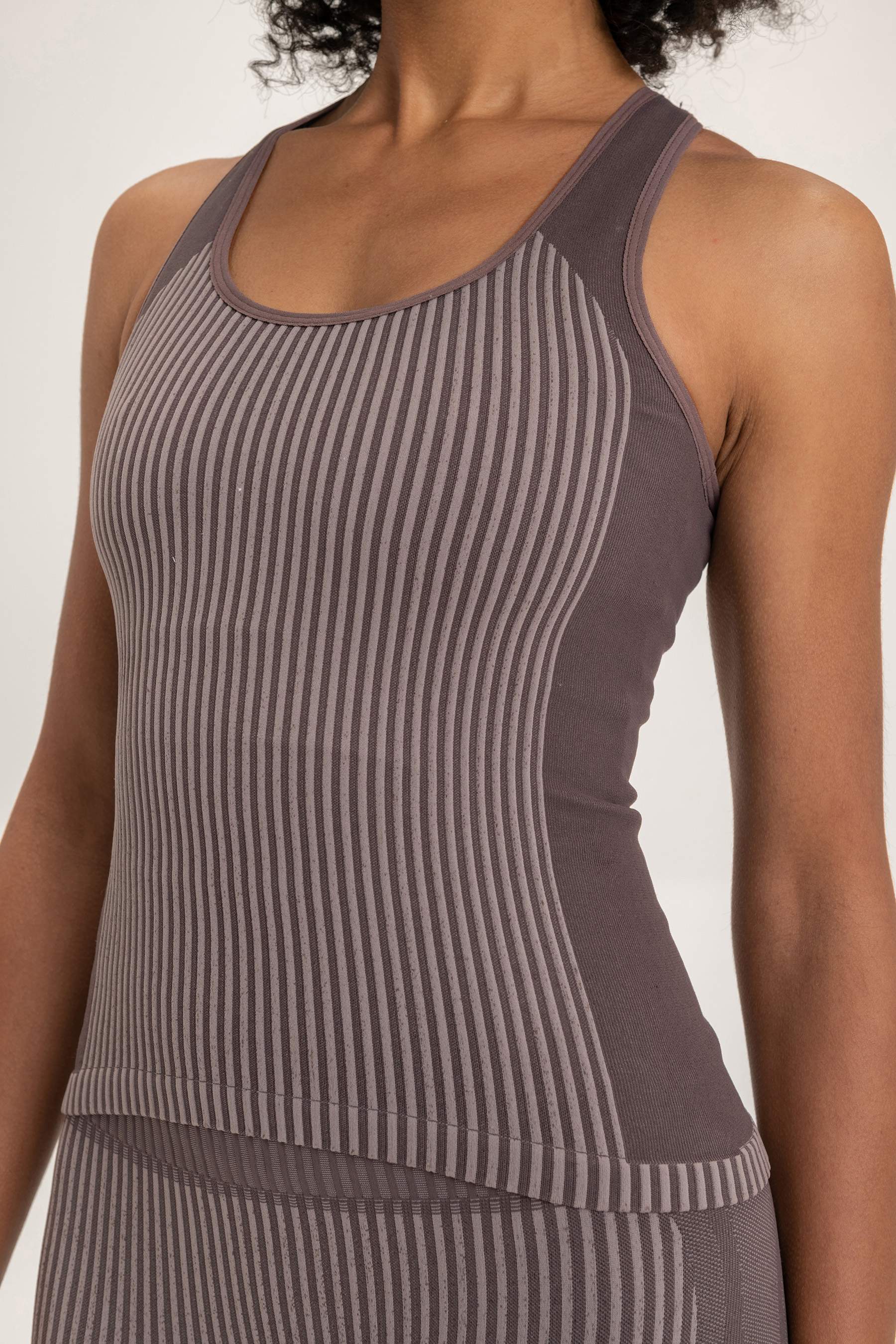 Seamless Ribbed Tank Top for Women - Soft Stretch Comfort Fit Casual Wear - Perfect for Yoga, Gym, and Everyday Outfits