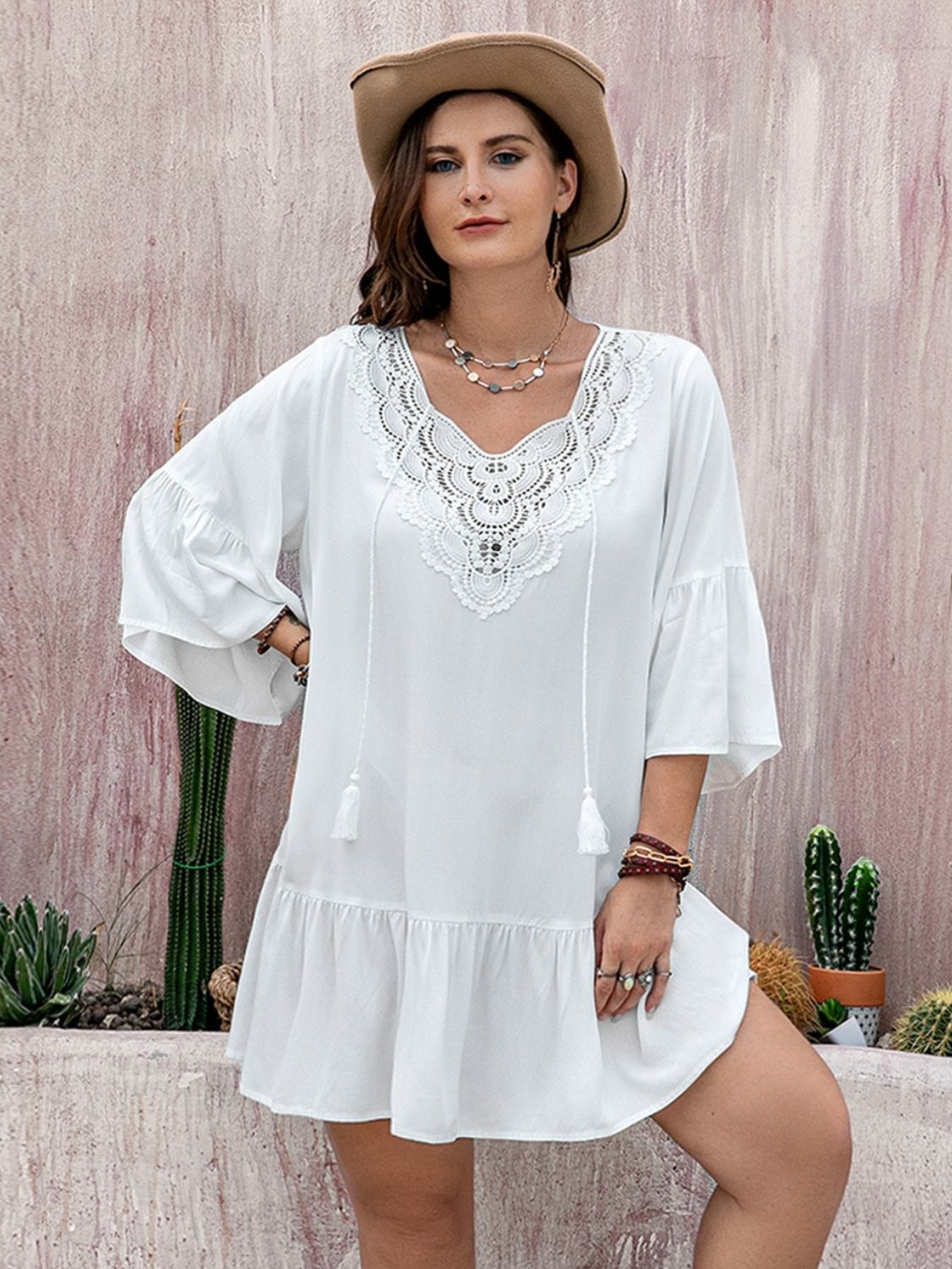 Plus Size Lace Detail Mini Beach Cover Dress - Flowy Summer Swimwear Cover Up for Women, Boho Chic Poolside Outfit, Perfect for Vacations & Beach Parties