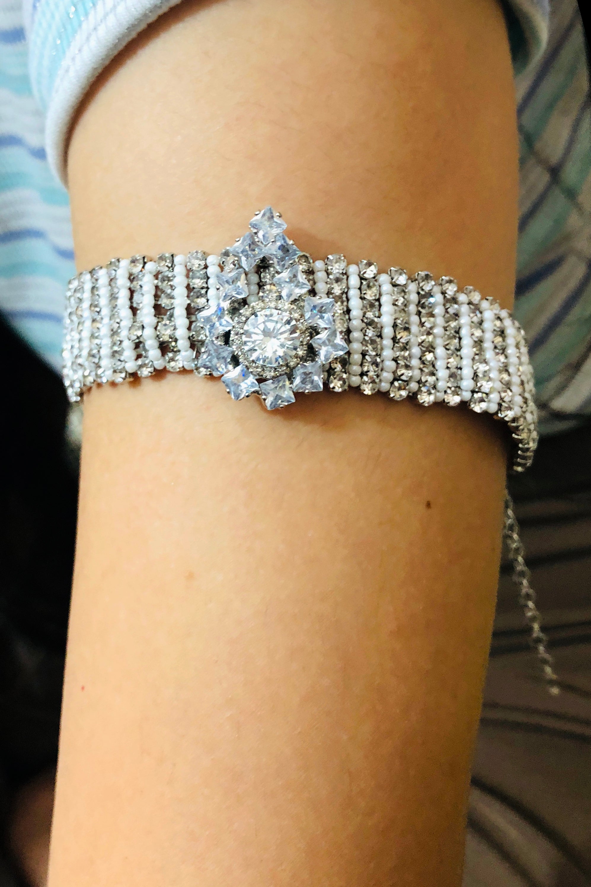 American Diamond & Semi-Precious Stone Women's Armlet (Bajubandh) - Elegant Handmade Jewelry for Parties, Weddings & Festive Occasions - D6