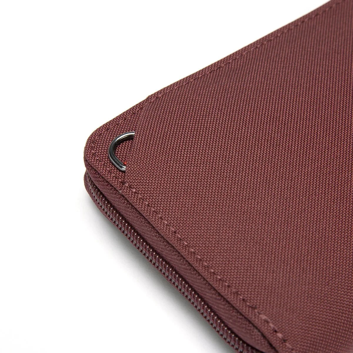 Pacsafe RFIDsafe™ RFID Blocking Continental Wallet - Secure Travel Wallet for Credit Cards & Passport - Perfect for International Trips & Daily Commute