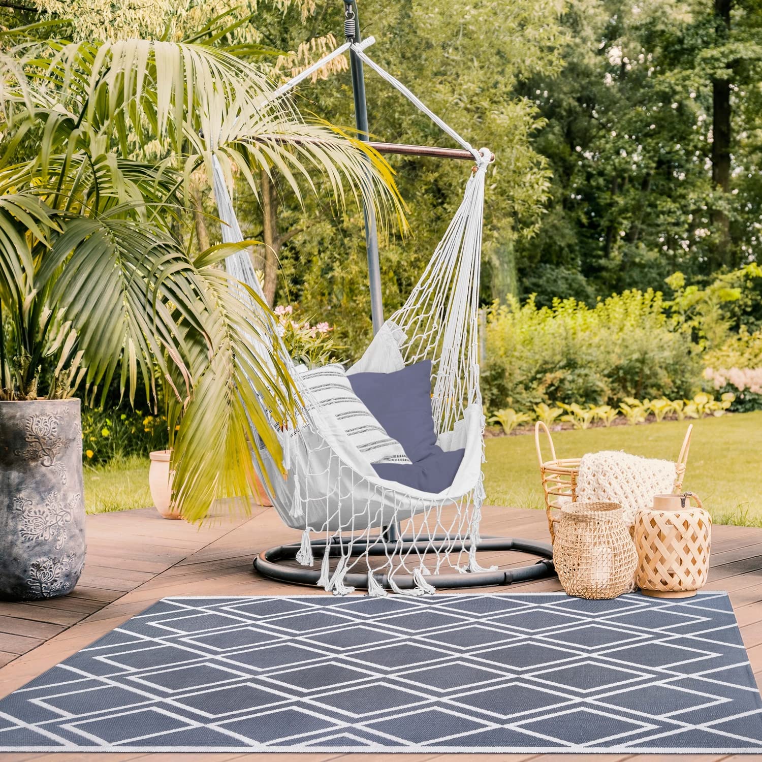 Blue Nile Mills Modern Diamond Lattice Indoor Outdoor Area Rug - 6' x 9' Grey - Perfect for Backyard, Patio, Living Room & Office - Luxury Home Decor for Hallways, Entryway, Front Door & Balcony - Durable & Stylish Floor Covering for Any Space