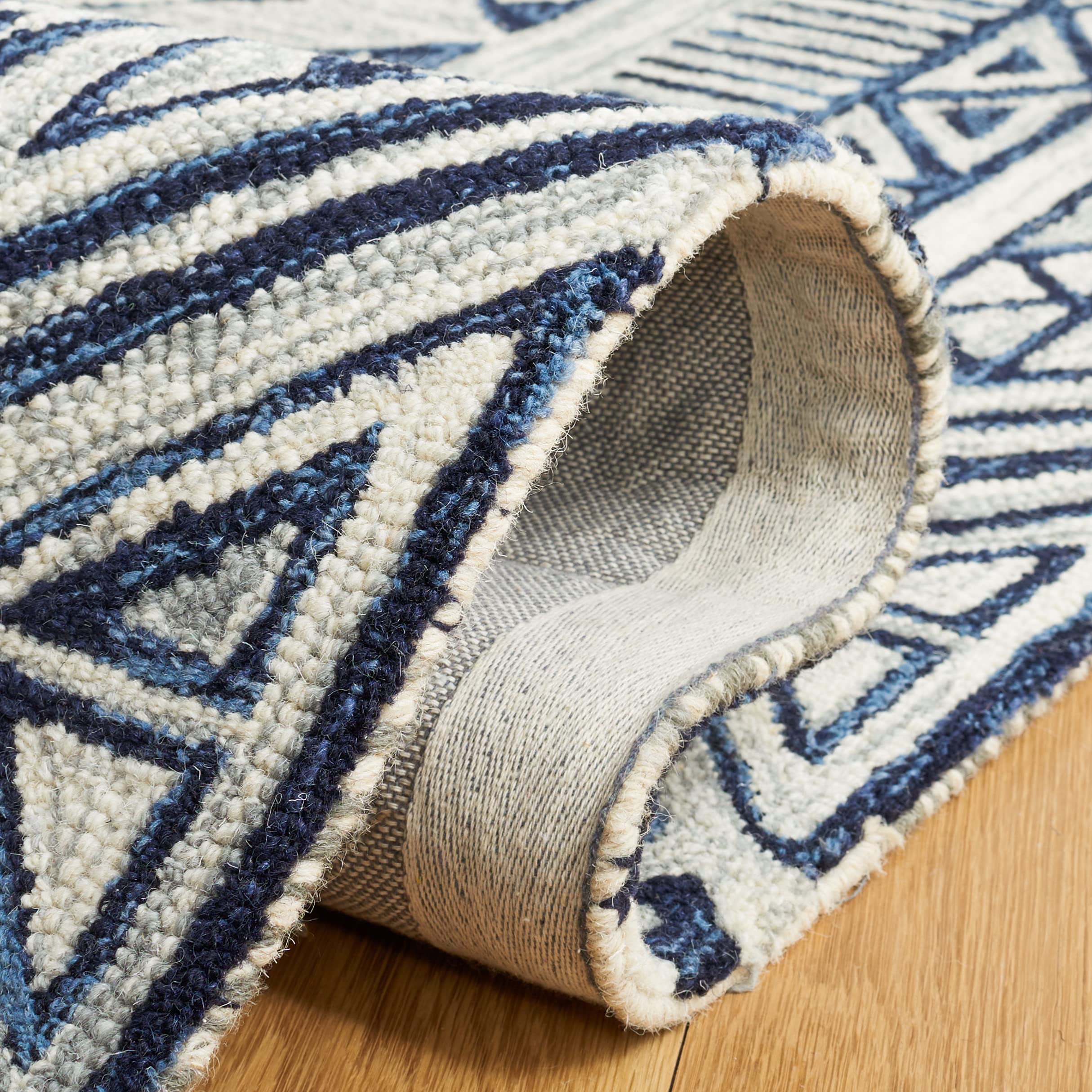 SAFAVIEH Metro Collection 6'x6' Square Blue & Ivory Wool Area Rug (MET452M) - Handmade Premium Rug for Living Room, Dining Room, Bedroom & Home Decor