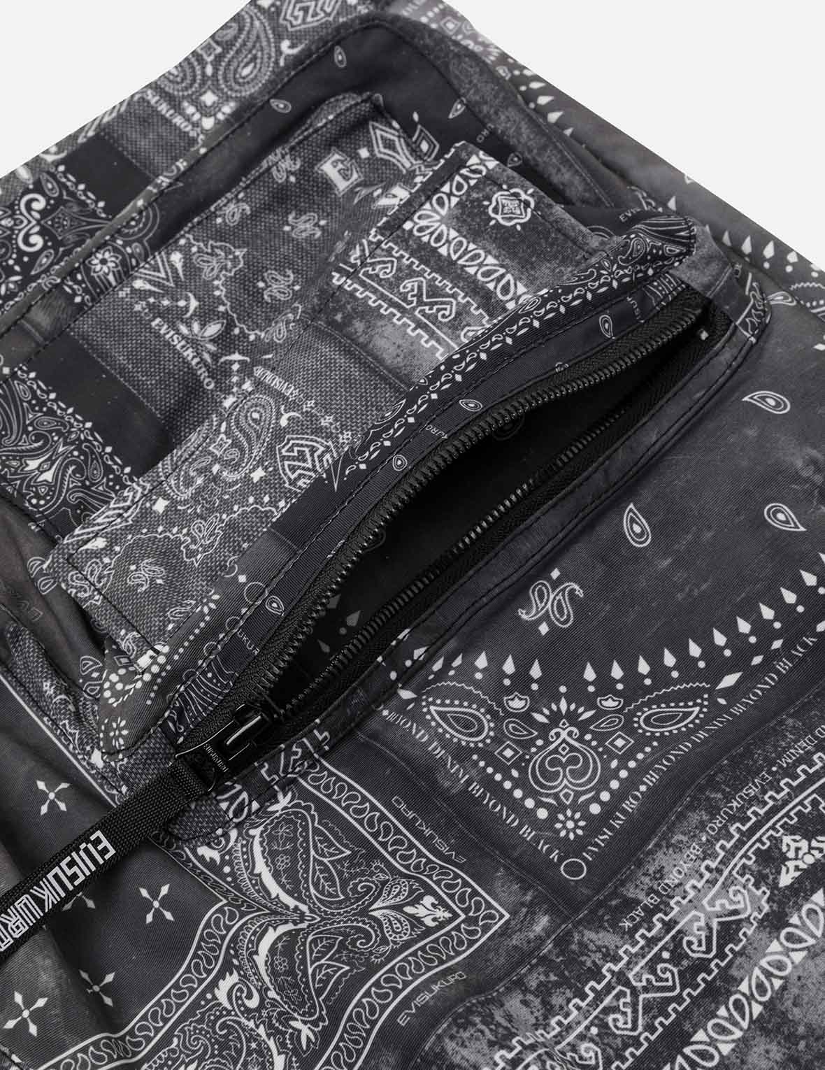 Stylish Allover Paisley Print Relaxed Fit Cargo Shorts for Men - Comfortable Casual Summer Wear for Outdoor Activities & Travel