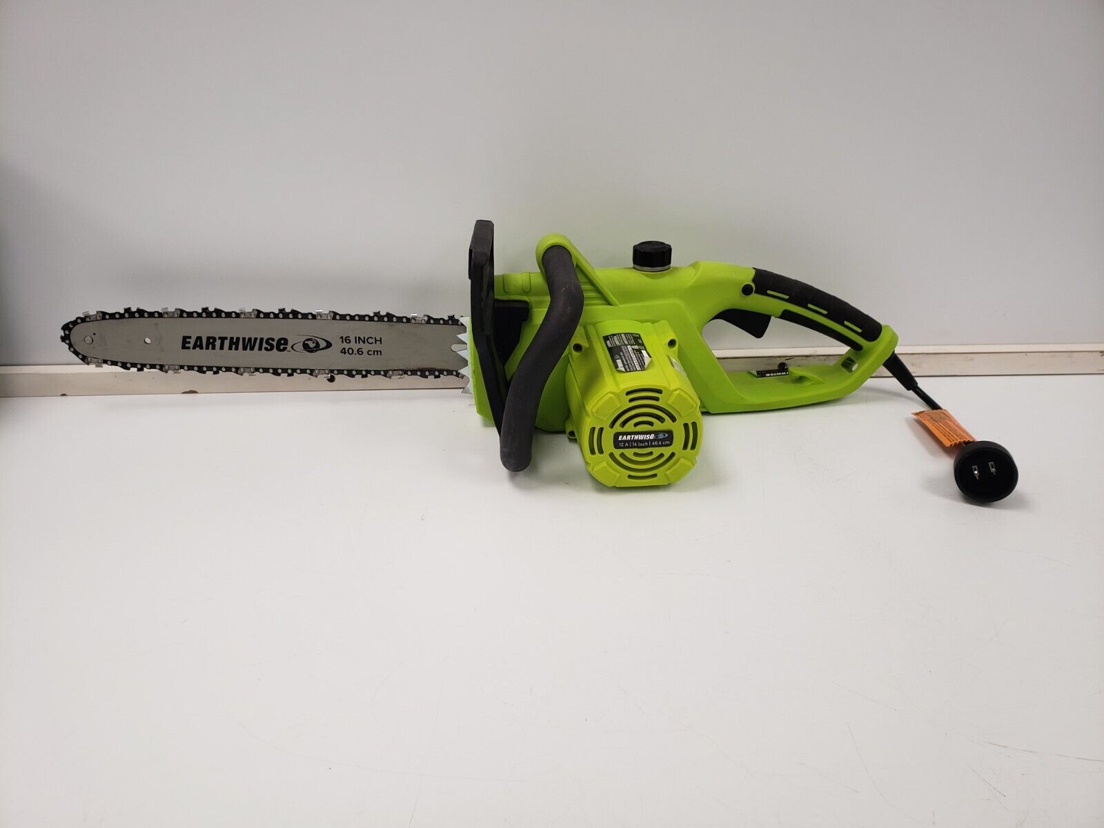 Earthwise CS33010 14-Inch 10 Amp Electric Chainsaw - Lightweight & Powerful for Tree Trimming, Firewood Cutting & DIY Projects